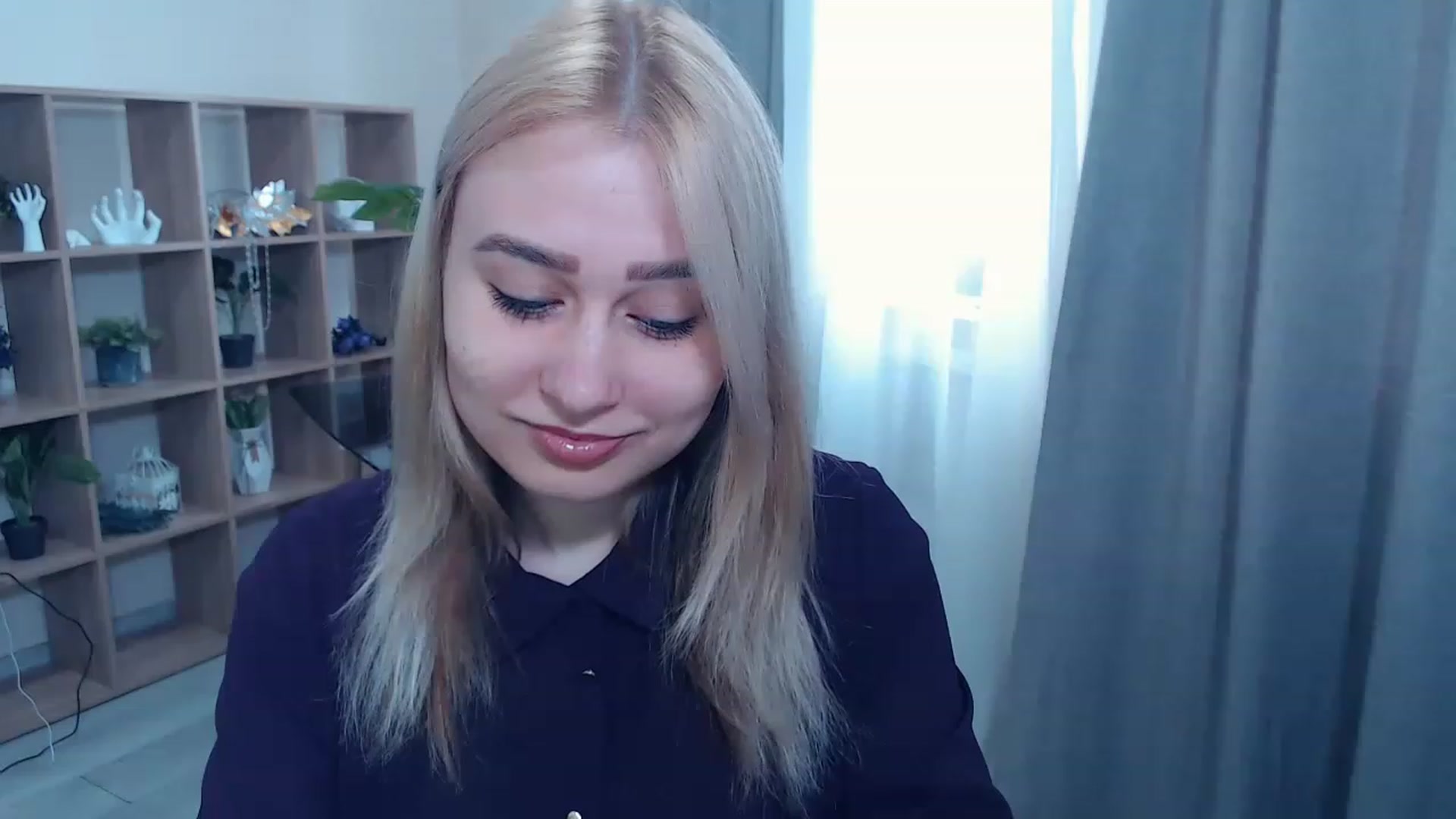 Gallery image thumbnail from Kukla_kolduna's myfreecams stream on, 03/10/2023, 10:07 image 8 of 20
