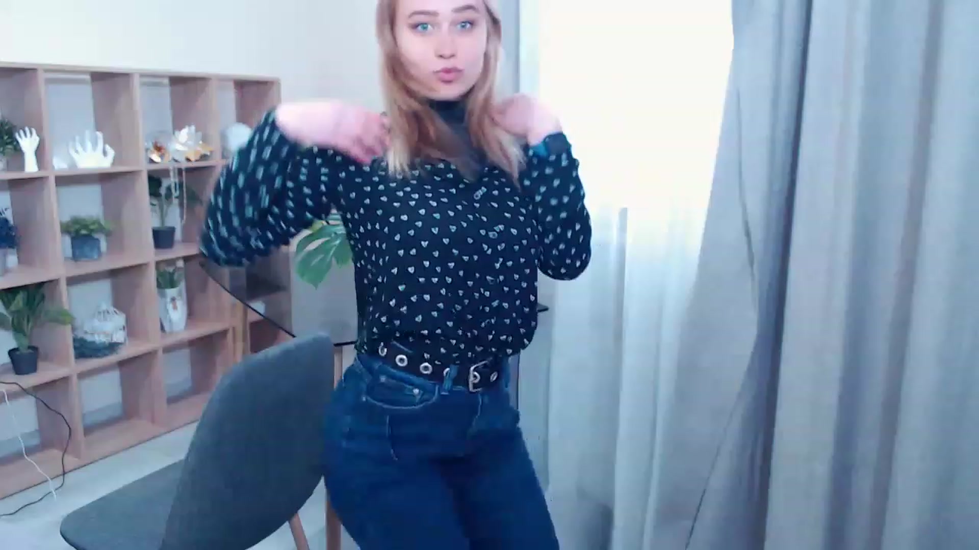 Gallery image thumbnail from Kukla_kolduna's myfreecams stream on, 03/12/2023, 14:29 image 15 of 20