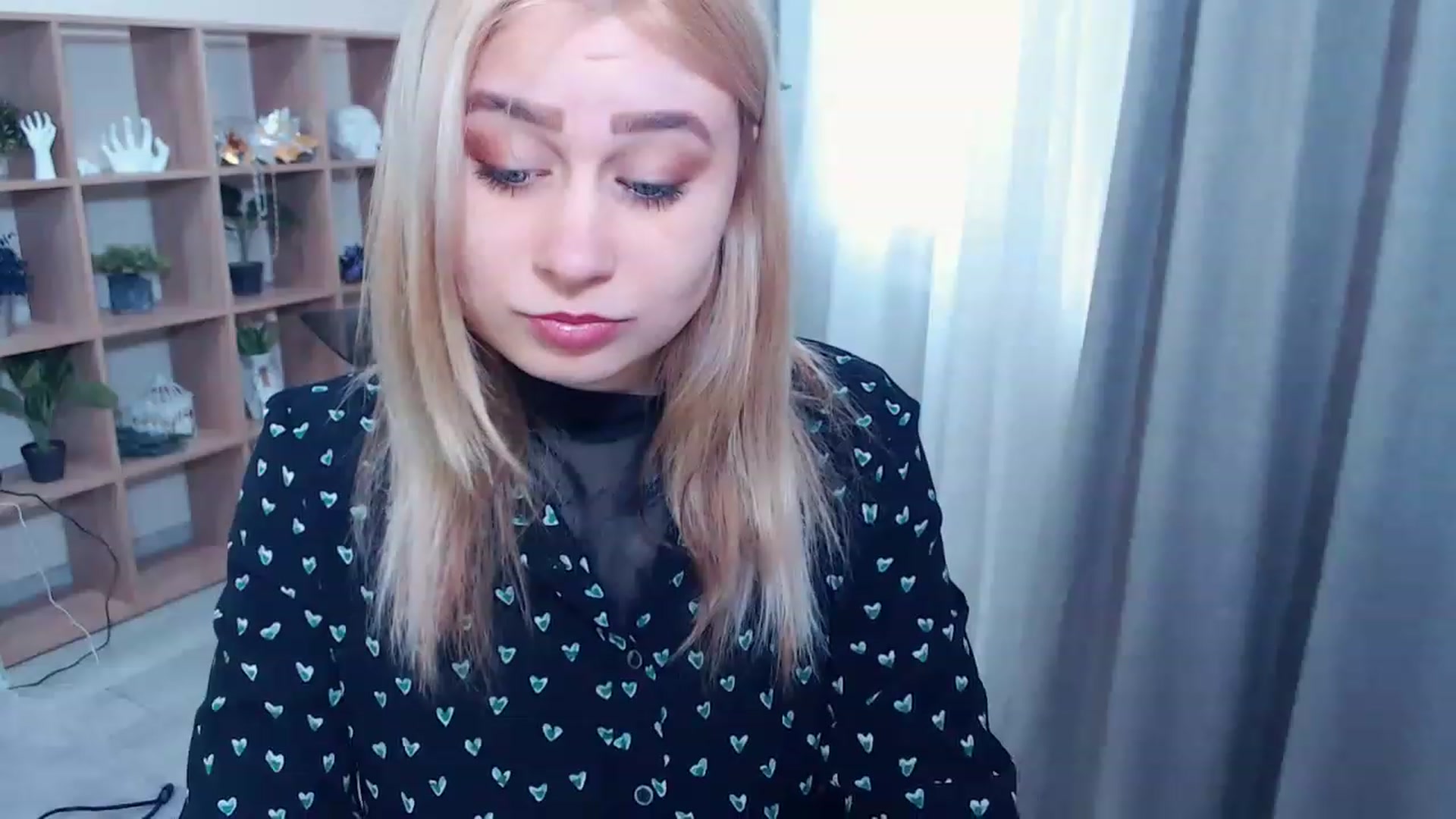 Gallery image thumbnail from Kukla_kolduna's myfreecams stream on, 03/12/2023, 14:29 image 4 of 20