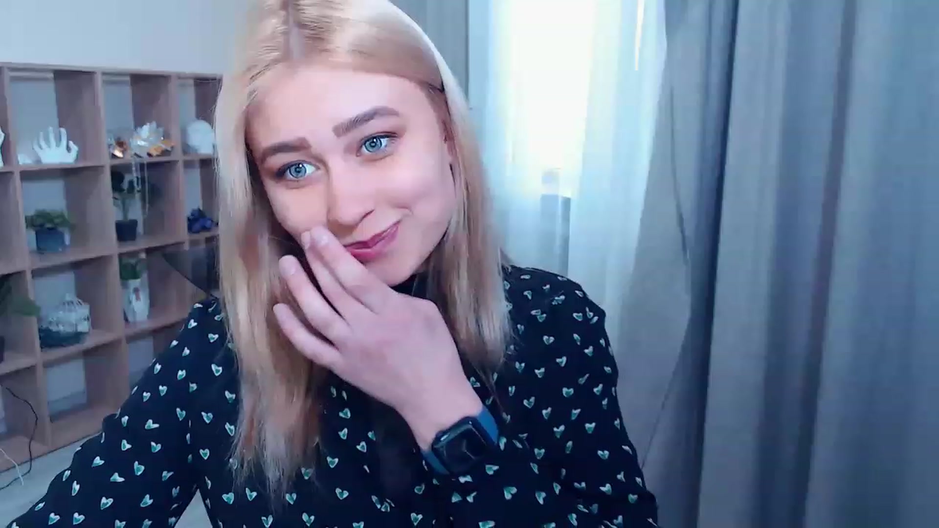 Gallery image thumbnail from Kukla_kolduna's myfreecams stream on, 03/12/2023, 15:00 image 11 of 20