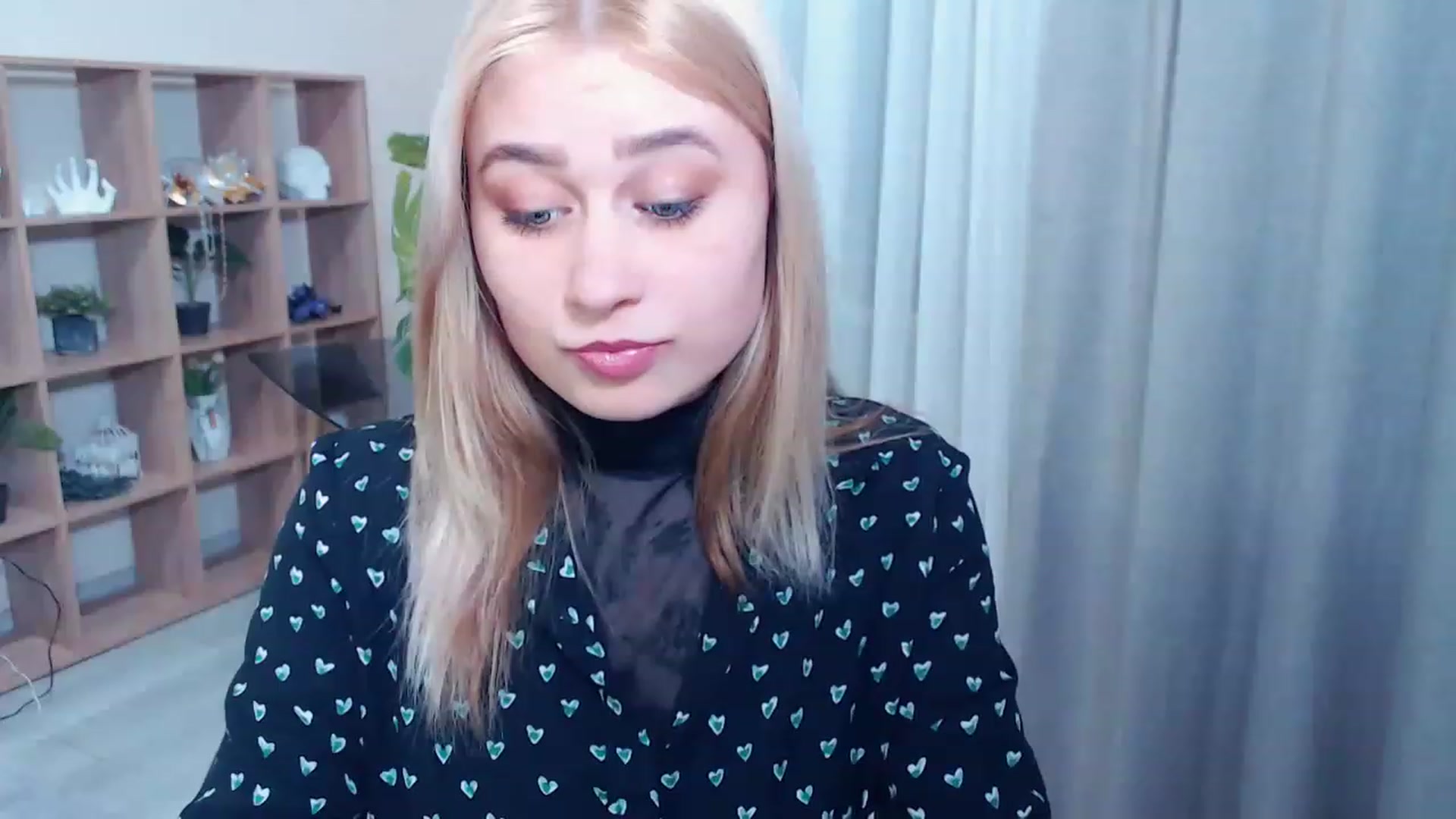 Gallery image thumbnail from Kukla_kolduna's myfreecams stream on, 03/12/2023, 17:27 image 11 of 20