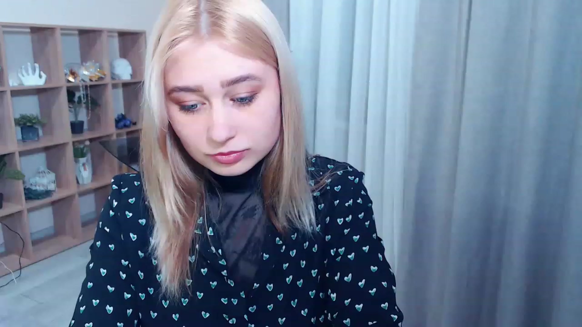 Gallery image thumbnail from Kukla_kolduna's myfreecams stream on, 03/12/2023, 17:27 image 16 of 20