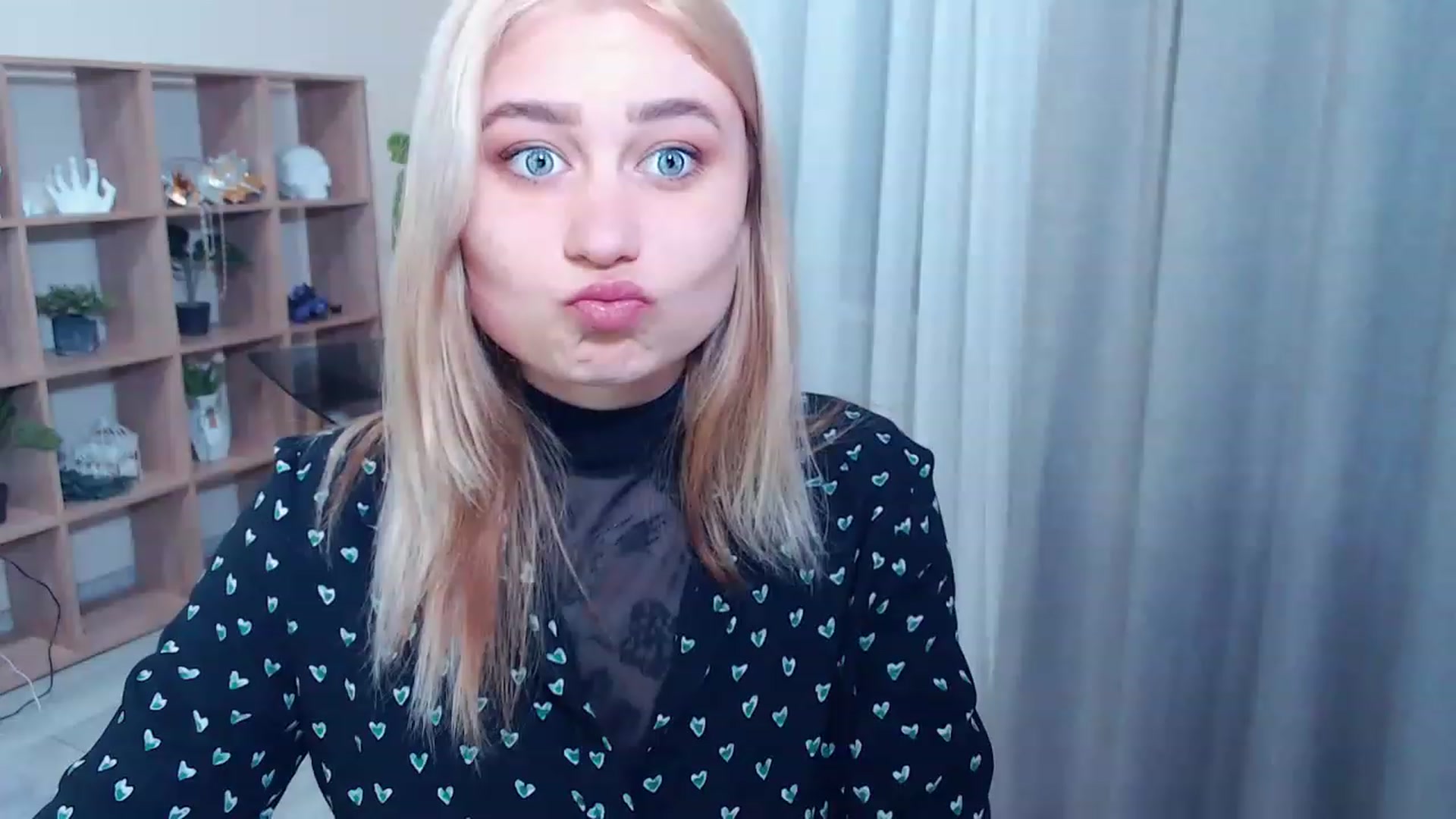 Gallery image thumbnail from Kukla_kolduna's myfreecams stream on, 03/12/2023, 17:27 image 12 of 20