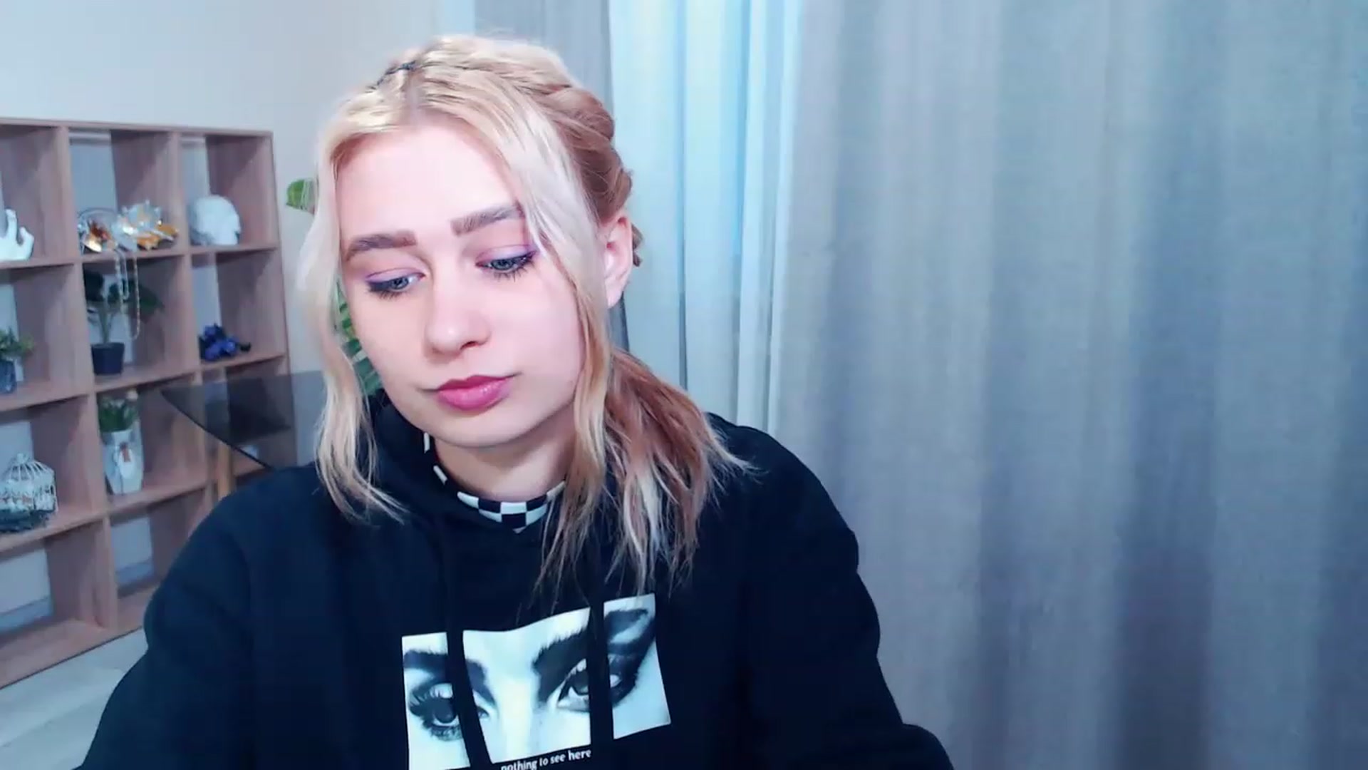 Gallery image thumbnail from Kukla_kolduna's myfreecams stream on, 03/13/2023, 16:23 image 7 of 20