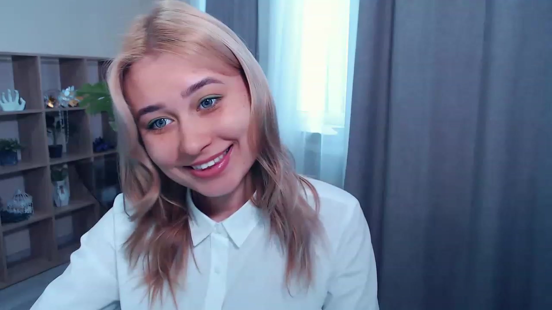 Gallery image thumbnail from Kukla_kolduna's myfreecams stream on, 03/16/2023, 10:40 image 16 of 20