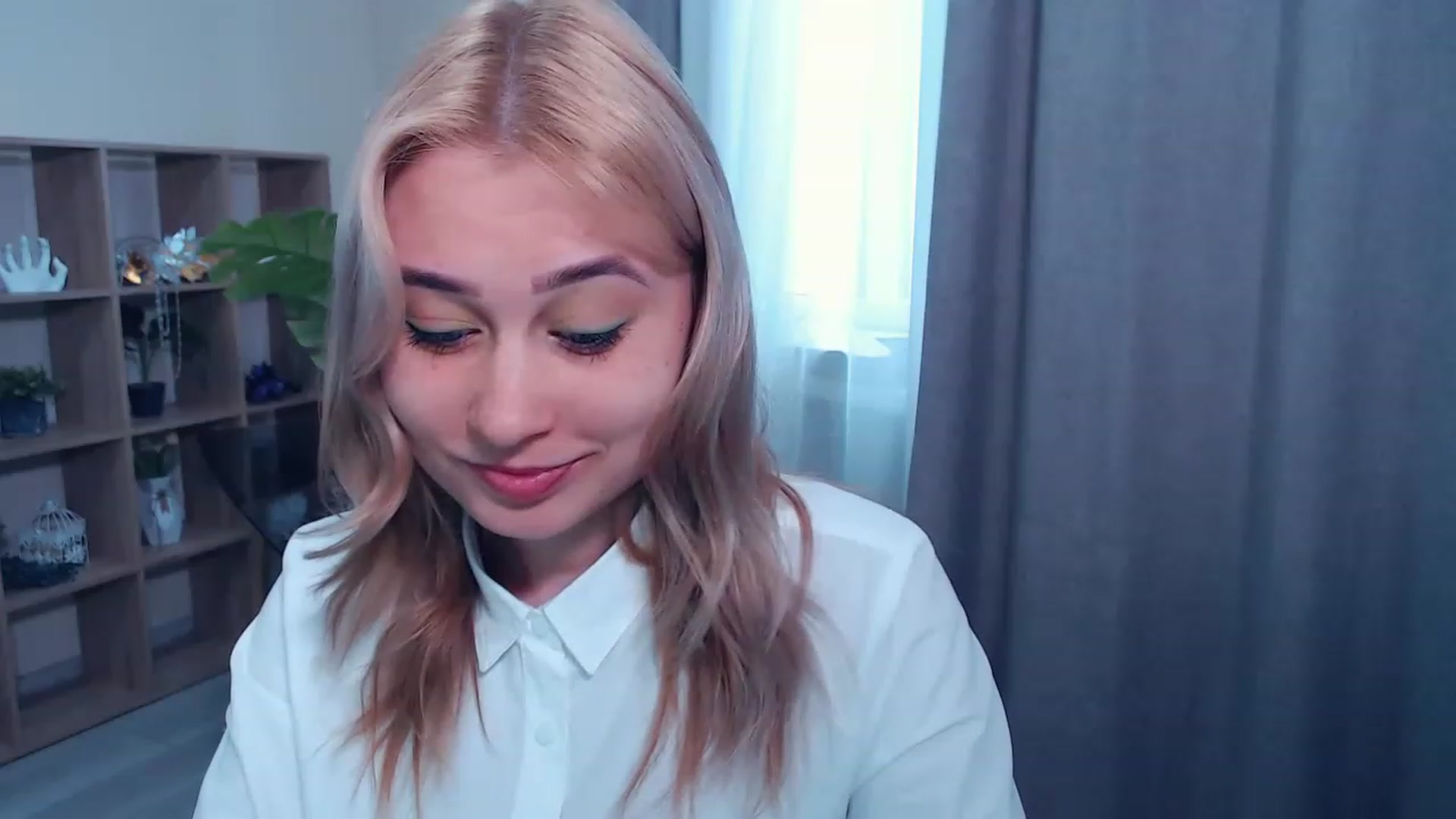 Gallery image thumbnail from Kukla_kolduna's myfreecams stream on, 03/16/2023, 10:40 image 15 of 20