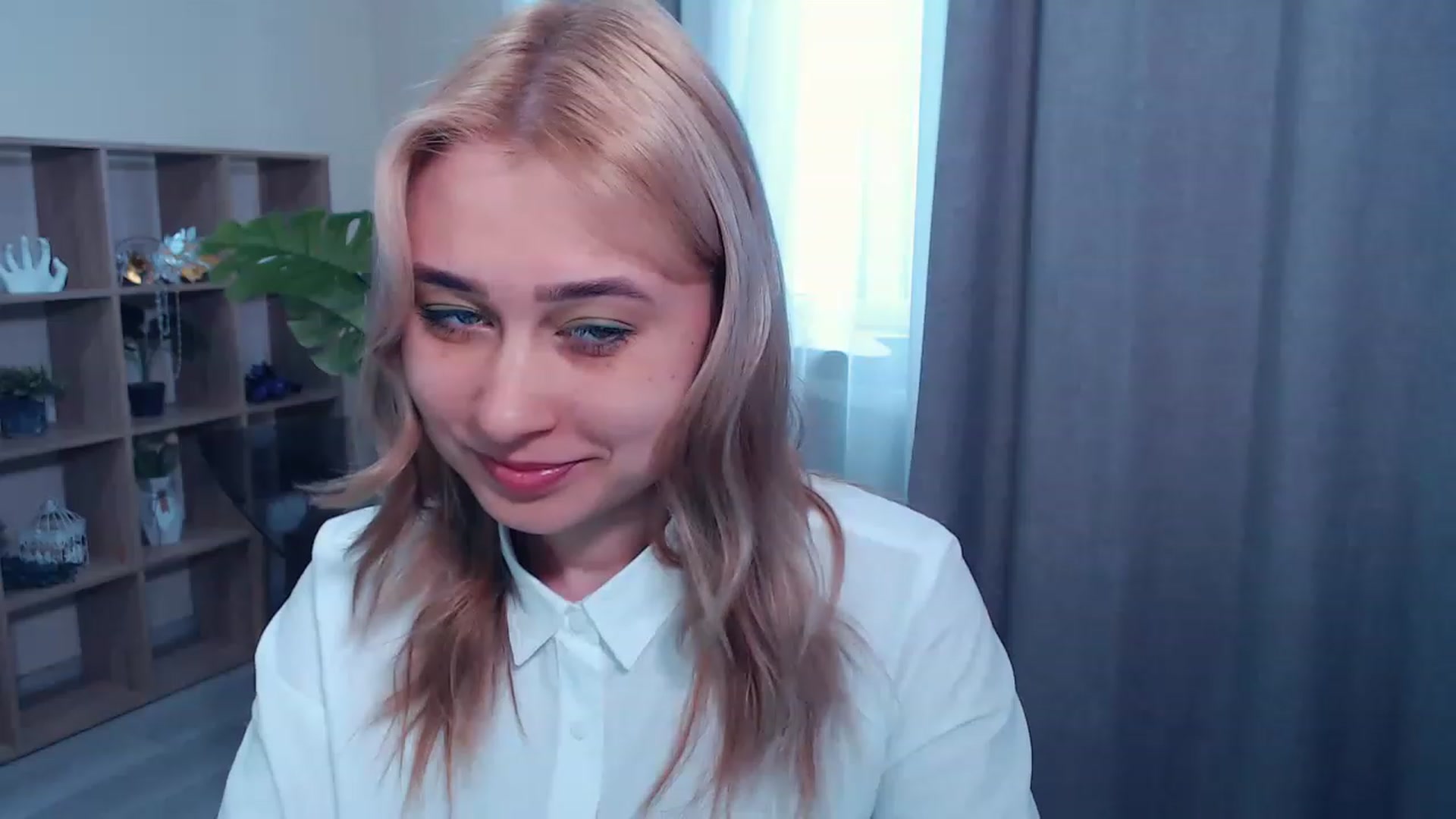 Gallery image thumbnail from Kukla_kolduna's myfreecams stream on, 03/16/2023, 10:40 image 14 of 20