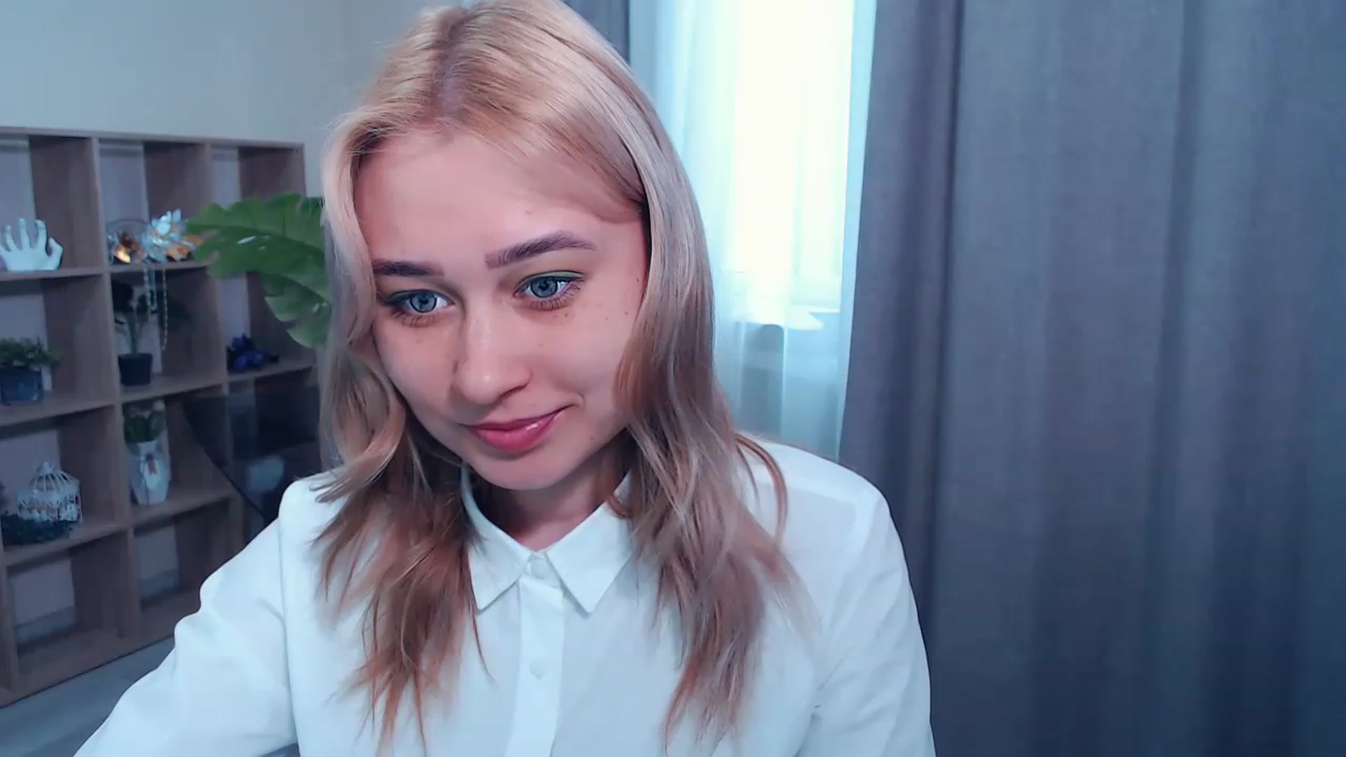 Gallery image thumbnail from Kukla_kolduna's myfreecams stream on, 03/16/2023, 10:40 image 17 of 20