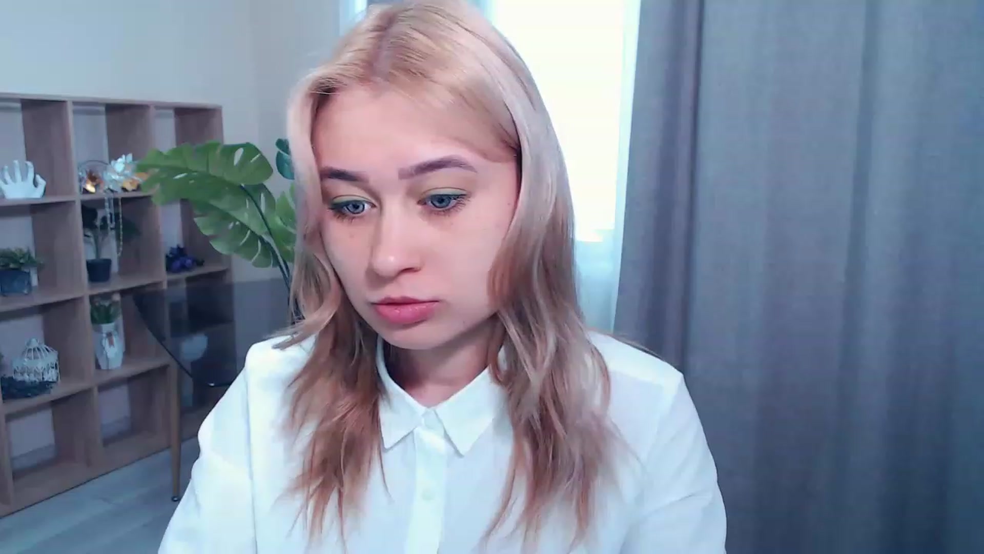 Gallery image thumbnail from Kukla_kolduna's myfreecams stream on, 03/16/2023, 10:40 image 12 of 20