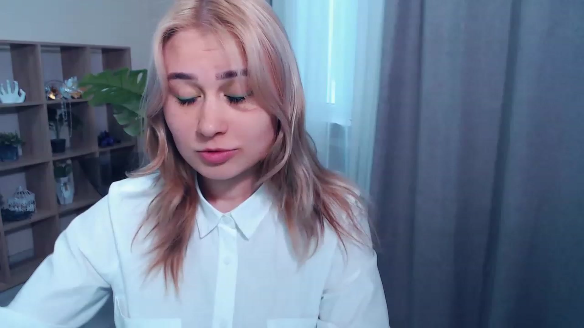 Gallery image thumbnail from Kukla_kolduna's myfreecams stream on, 03/16/2023, 12:12 image 19 of 20