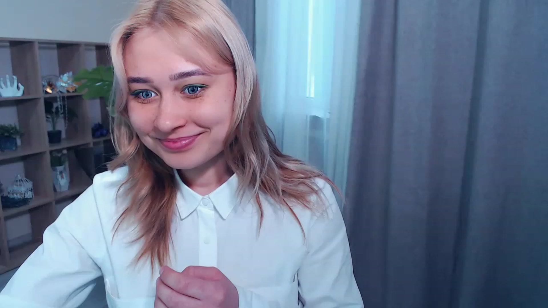 Gallery image thumbnail from Kukla_kolduna's myfreecams stream on, 03/16/2023, 12:12 image 5 of 20