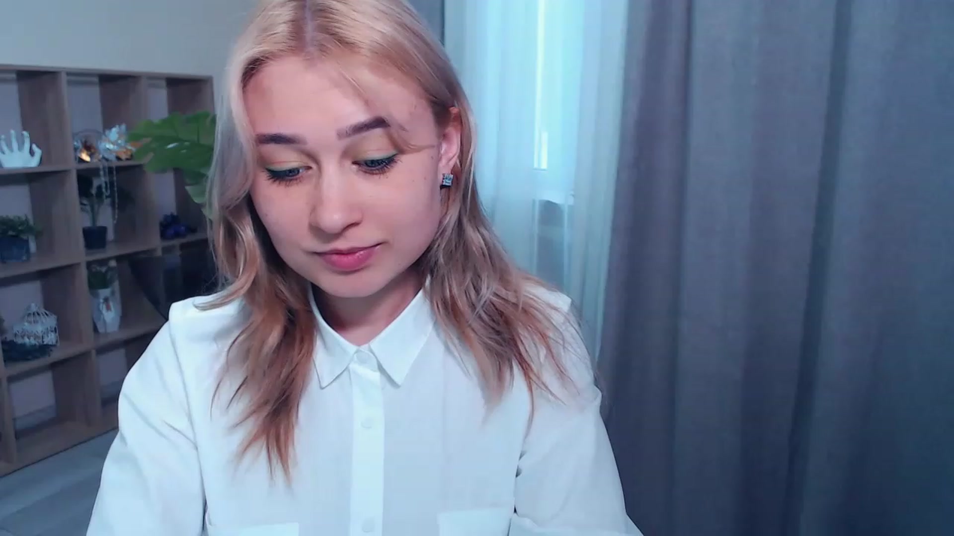 Gallery image thumbnail from Kukla_kolduna's myfreecams stream on, 03/16/2023, 12:12 image 20 of 20
