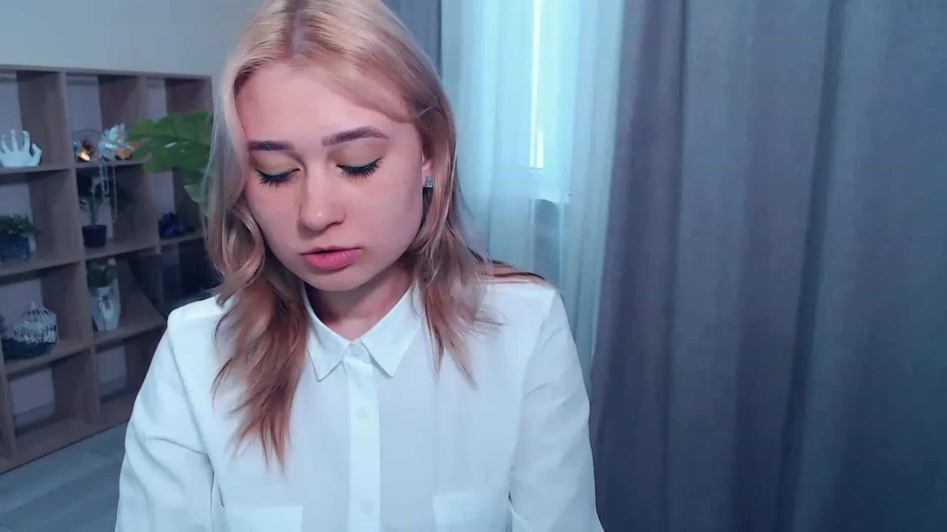 Gallery image thumbnail from Kukla_kolduna's myfreecams stream on, 03/16/2023, 12:12 image 16 of 20
