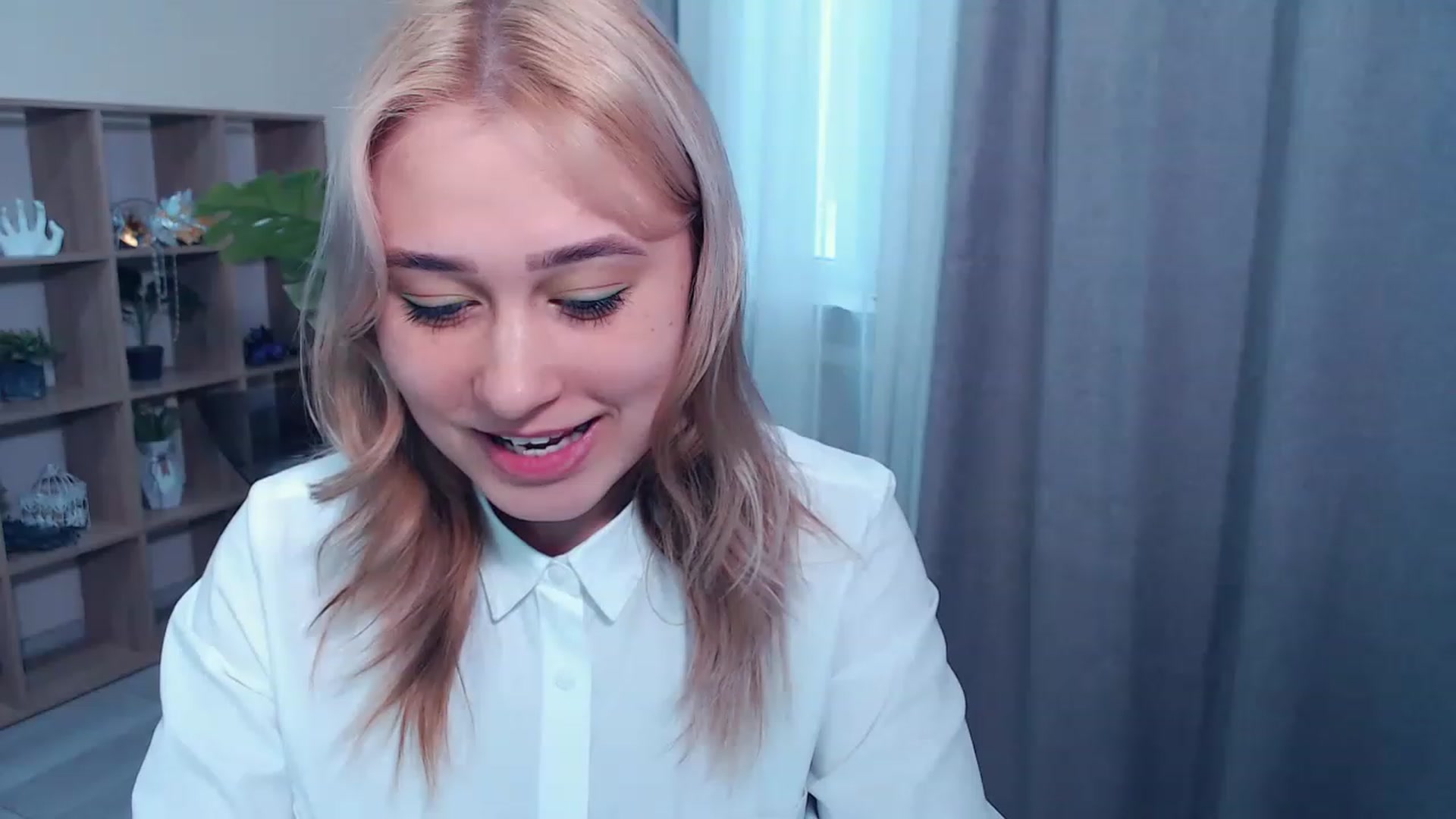 Gallery image thumbnail from Kukla_kolduna's myfreecams stream on, 03/16/2023, 12:12 image 3 of 20