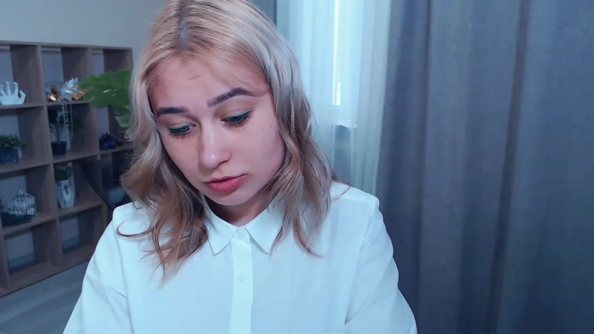 Gallery image thumbnail from Kukla_kolduna's myfreecams stream on, 03/16/2023, 14:18 image 6 of 20