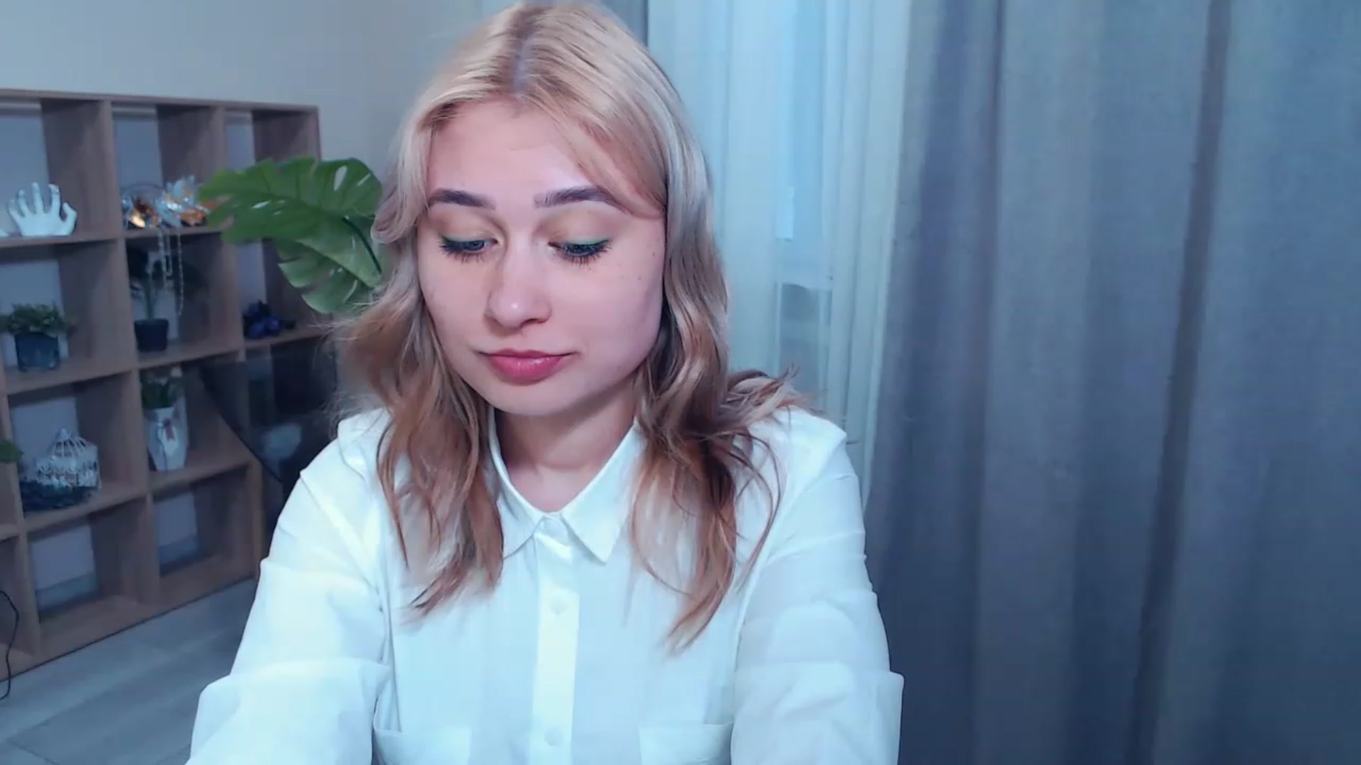 Gallery image thumbnail from Kukla_kolduna's myfreecams stream on, 03/16/2023, 15:29 image 12 of 20