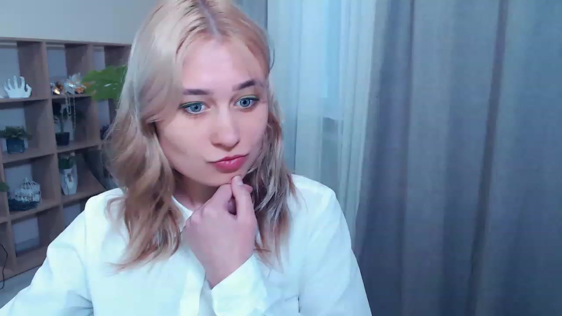 Gallery image thumbnail from Kukla_kolduna's myfreecams stream on, 03/16/2023, 15:29 image 9 of 20