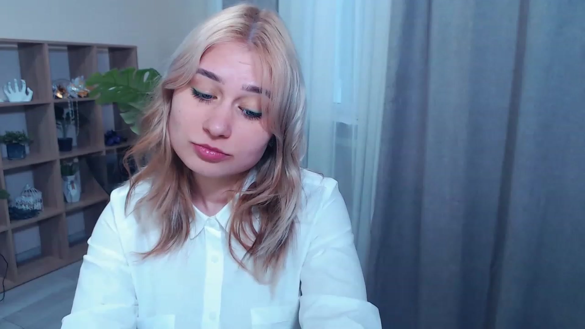 Gallery image thumbnail from Kukla_kolduna's myfreecams stream on, 03/16/2023, 15:29 image 7 of 20