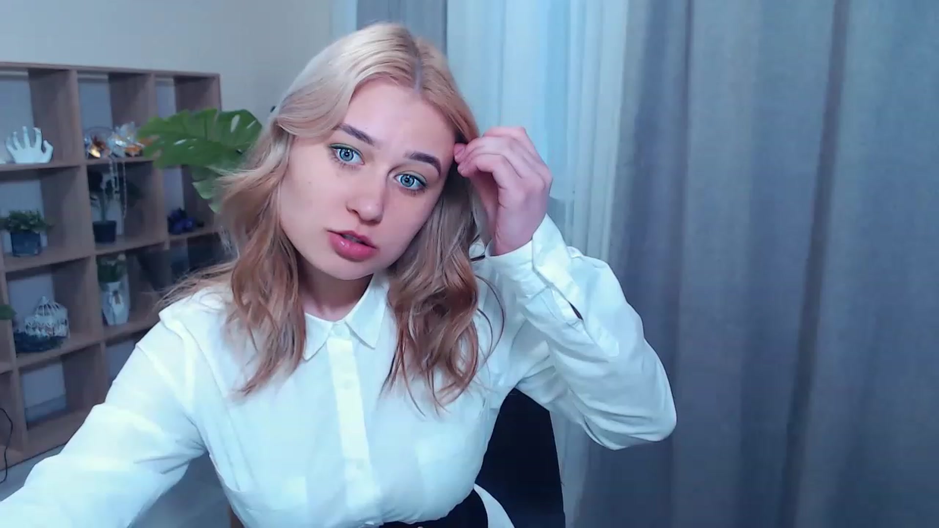Gallery image thumbnail from Kukla_kolduna's myfreecams stream on, 03/16/2023, 15:29 image 11 of 20