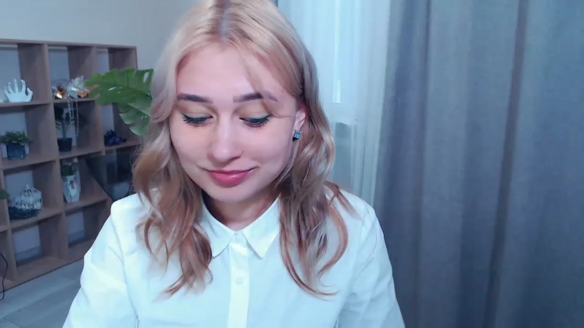 Gallery image thumbnail from Kukla_kolduna's myfreecams stream on, 03/16/2023, 15:29 image 16 of 20