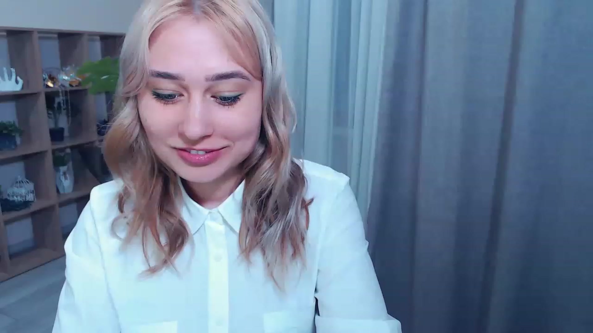 Gallery image thumbnail from Kukla_kolduna's myfreecams stream on, 03/16/2023, 16:44 image 17 of 20