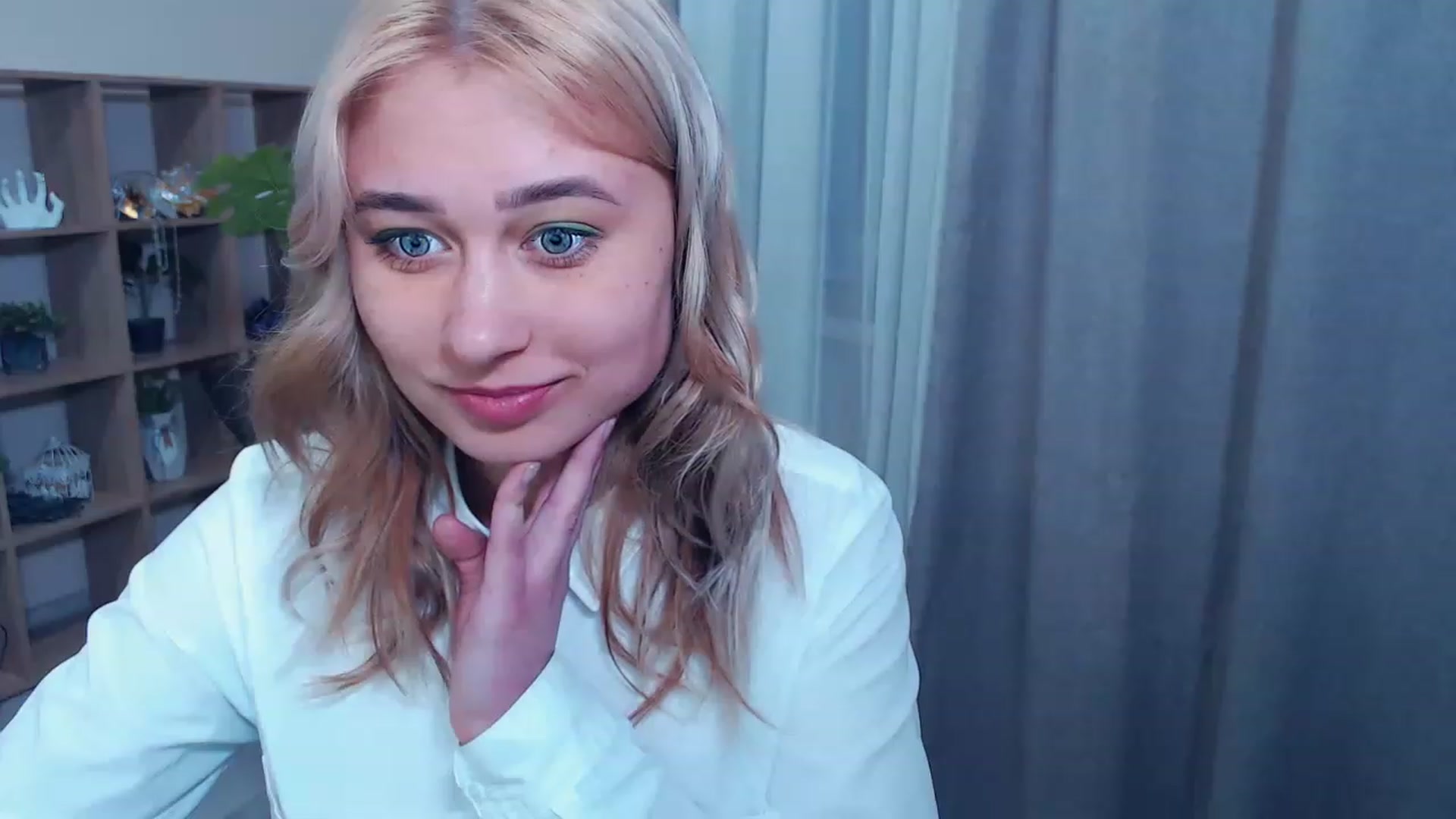 Gallery image thumbnail from Kukla_kolduna's myfreecams stream on, 03/16/2023, 16:44 image 12 of 20