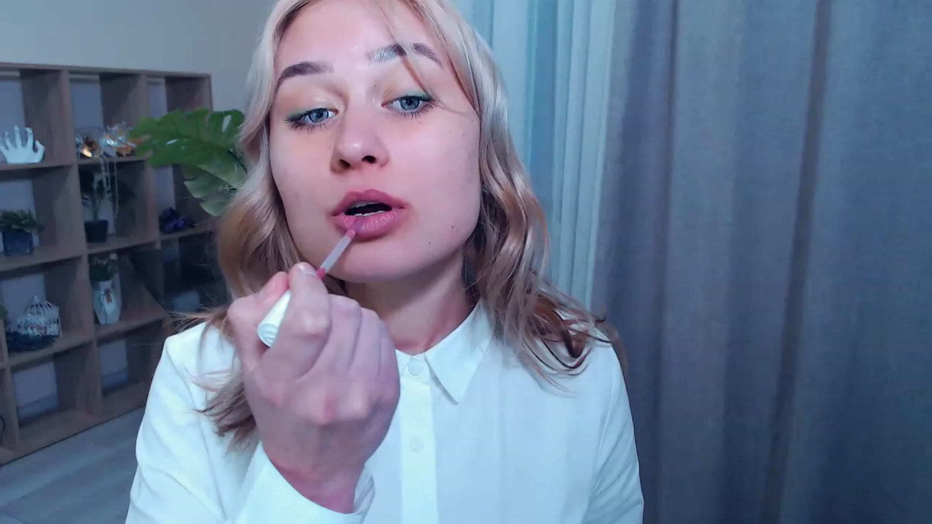 Gallery image thumbnail from Kukla_kolduna's myfreecams stream on, 03/16/2023, 16:44 image 6 of 20