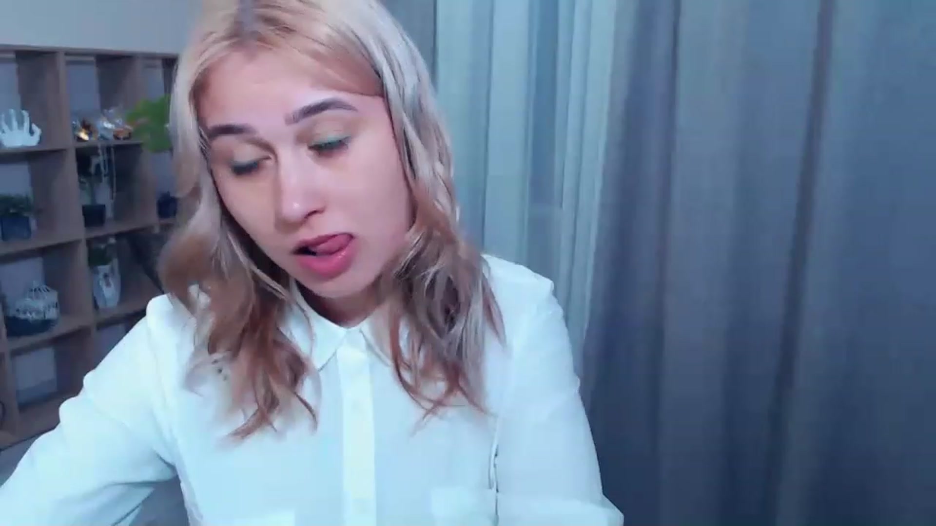 Gallery image thumbnail from Kukla_kolduna's myfreecams stream on, 03/16/2023, 16:44 image 14 of 20