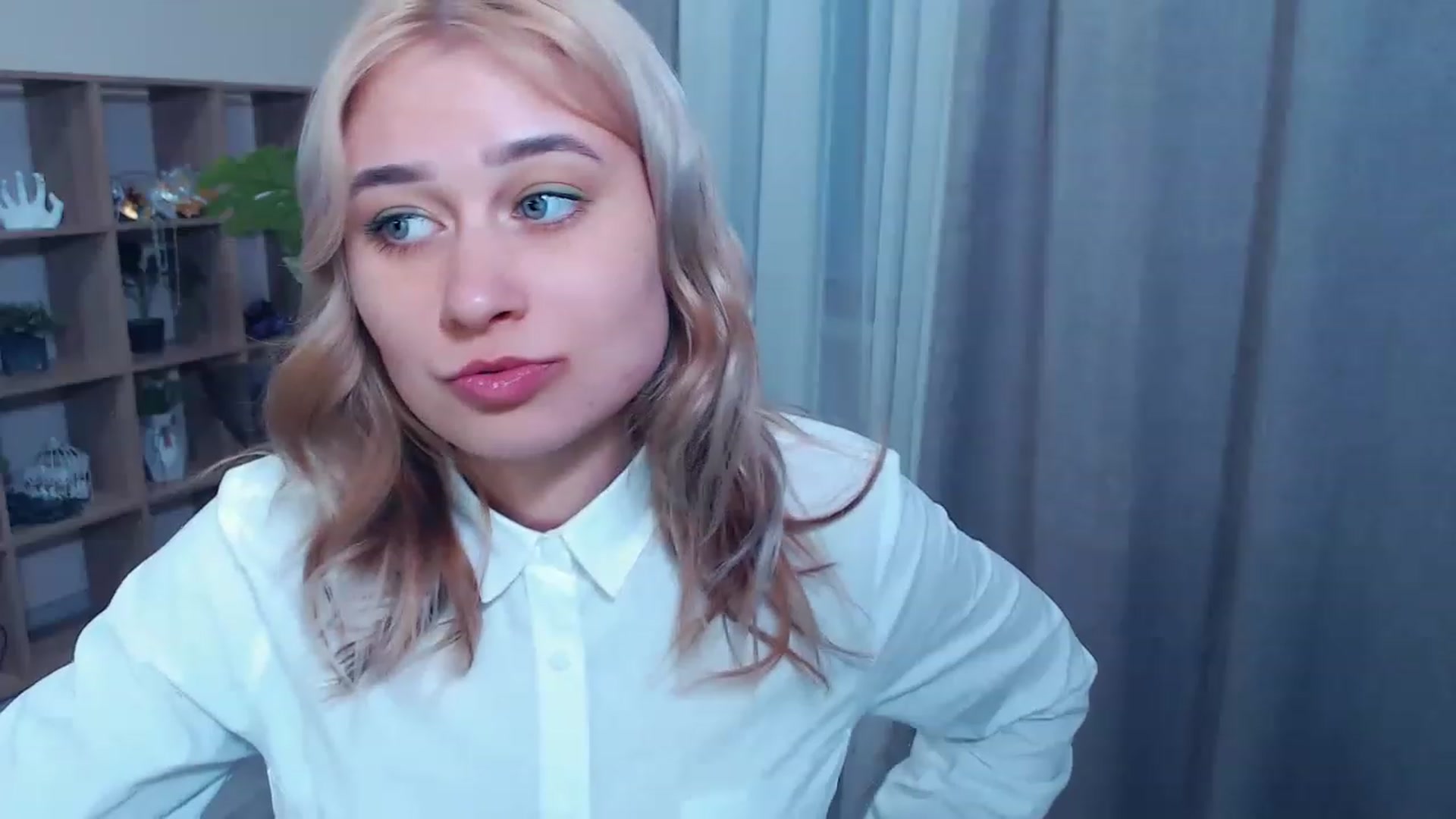 Gallery image thumbnail from Kukla_kolduna's myfreecams stream on, 03/16/2023, 16:44 image 8 of 20