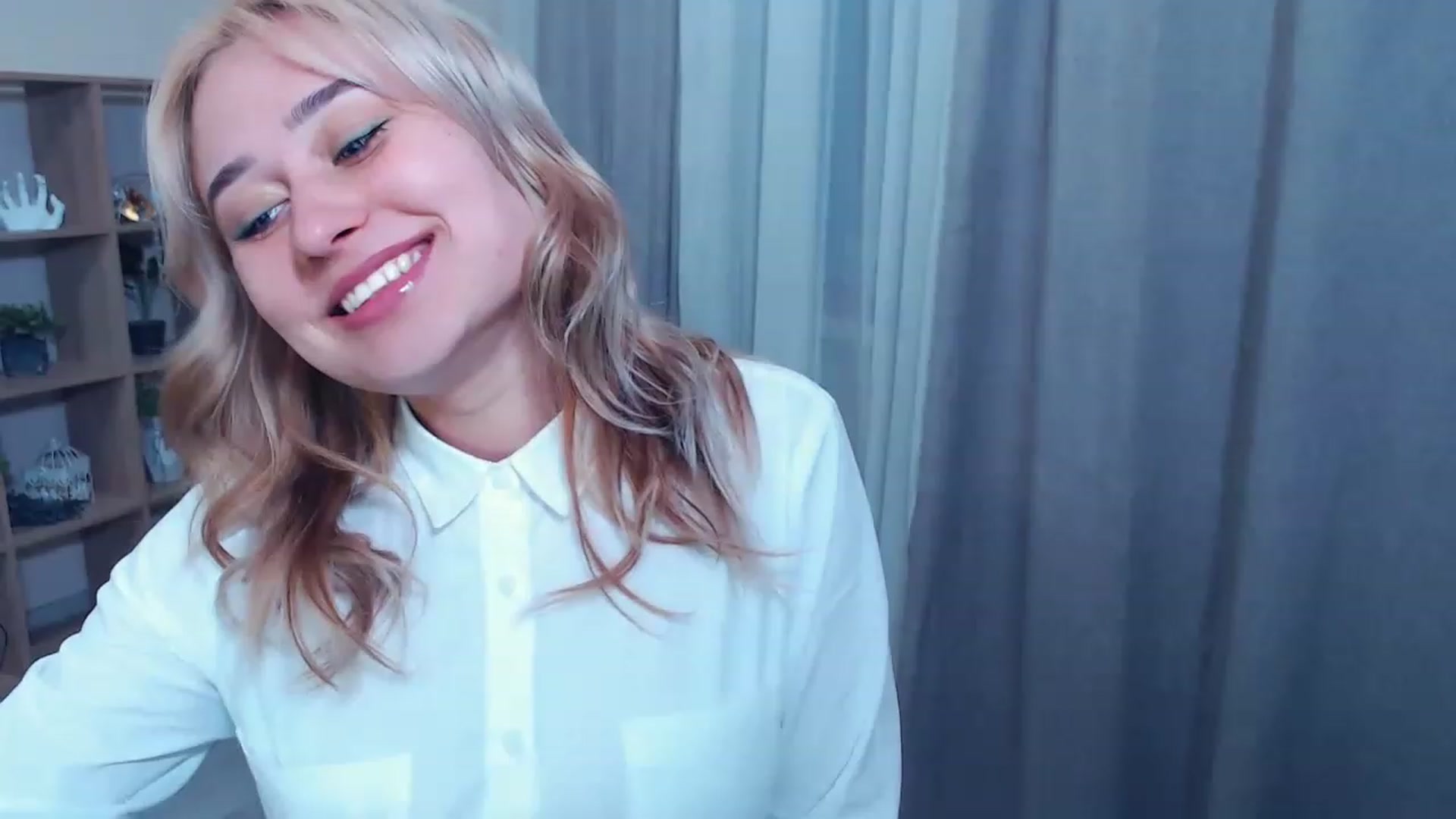 Gallery image thumbnail from Kukla_kolduna's myfreecams stream on, 03/16/2023, 16:44 image 11 of 20