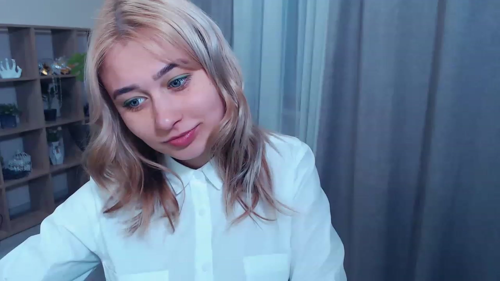 Gallery image thumbnail from Kukla_kolduna's myfreecams stream on, 03/16/2023, 16:44 image 10 of 20