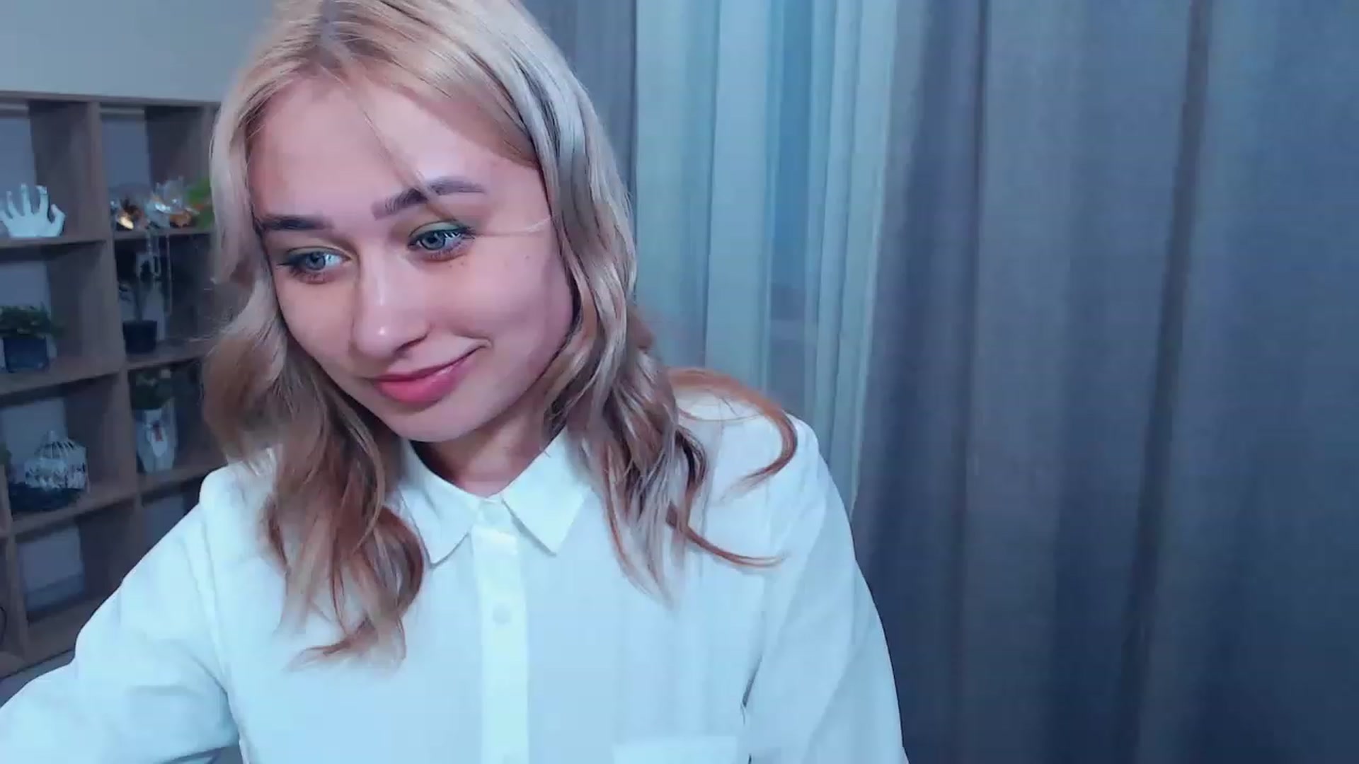 Gallery image thumbnail from Kukla_kolduna's myfreecams stream on, 03/16/2023, 16:44 image 4 of 20