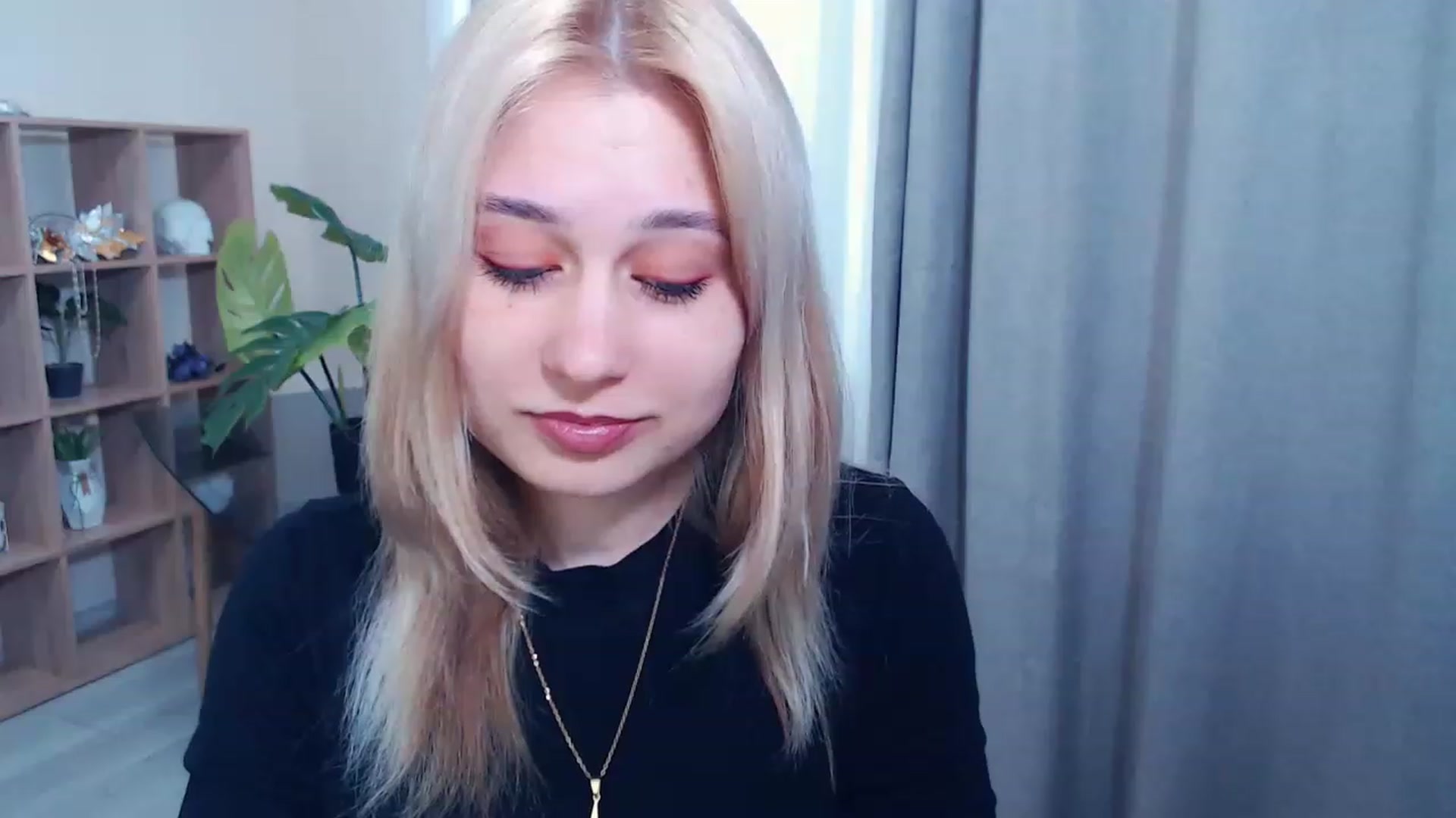 Gallery image thumbnail from Kukla_kolduna's myfreecams stream on, 03/17/2023, 12:03 image 7 of 20