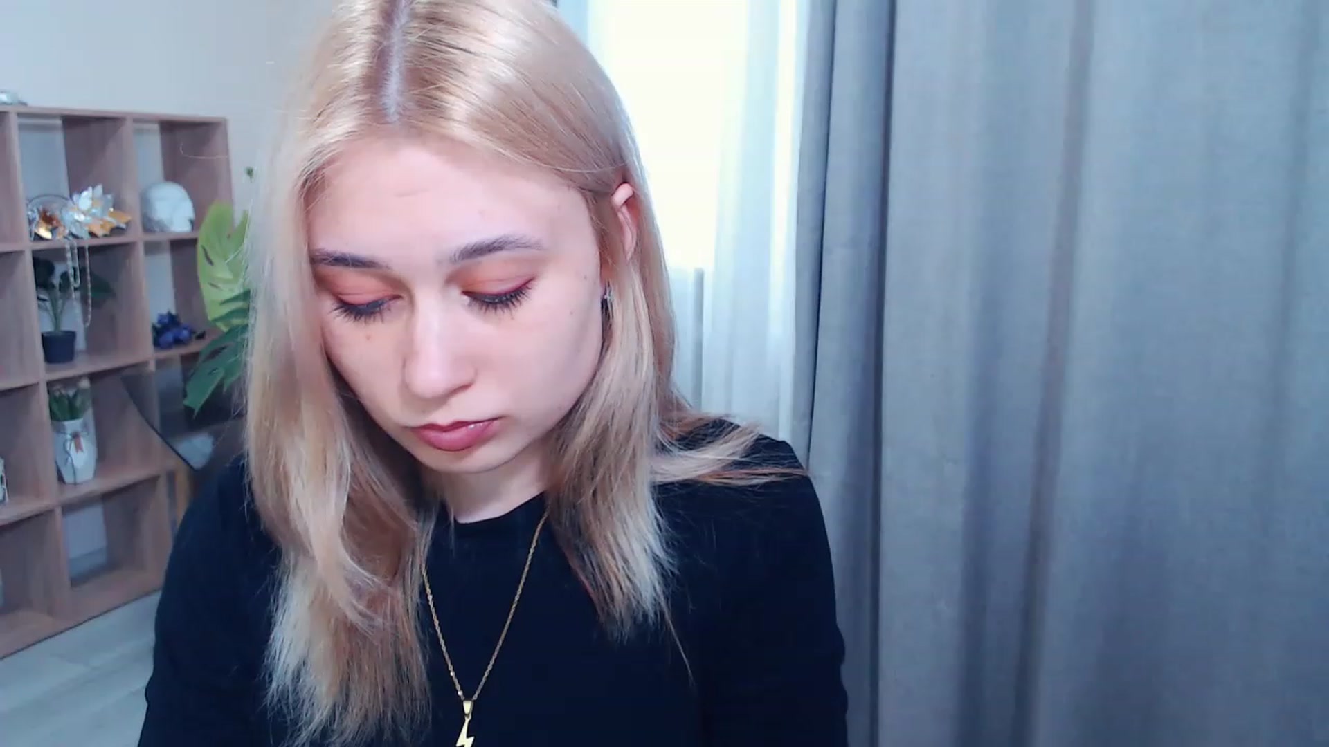 Gallery image thumbnail from Kukla_kolduna's myfreecams stream on, 03/17/2023, 12:03 image 16 of 20