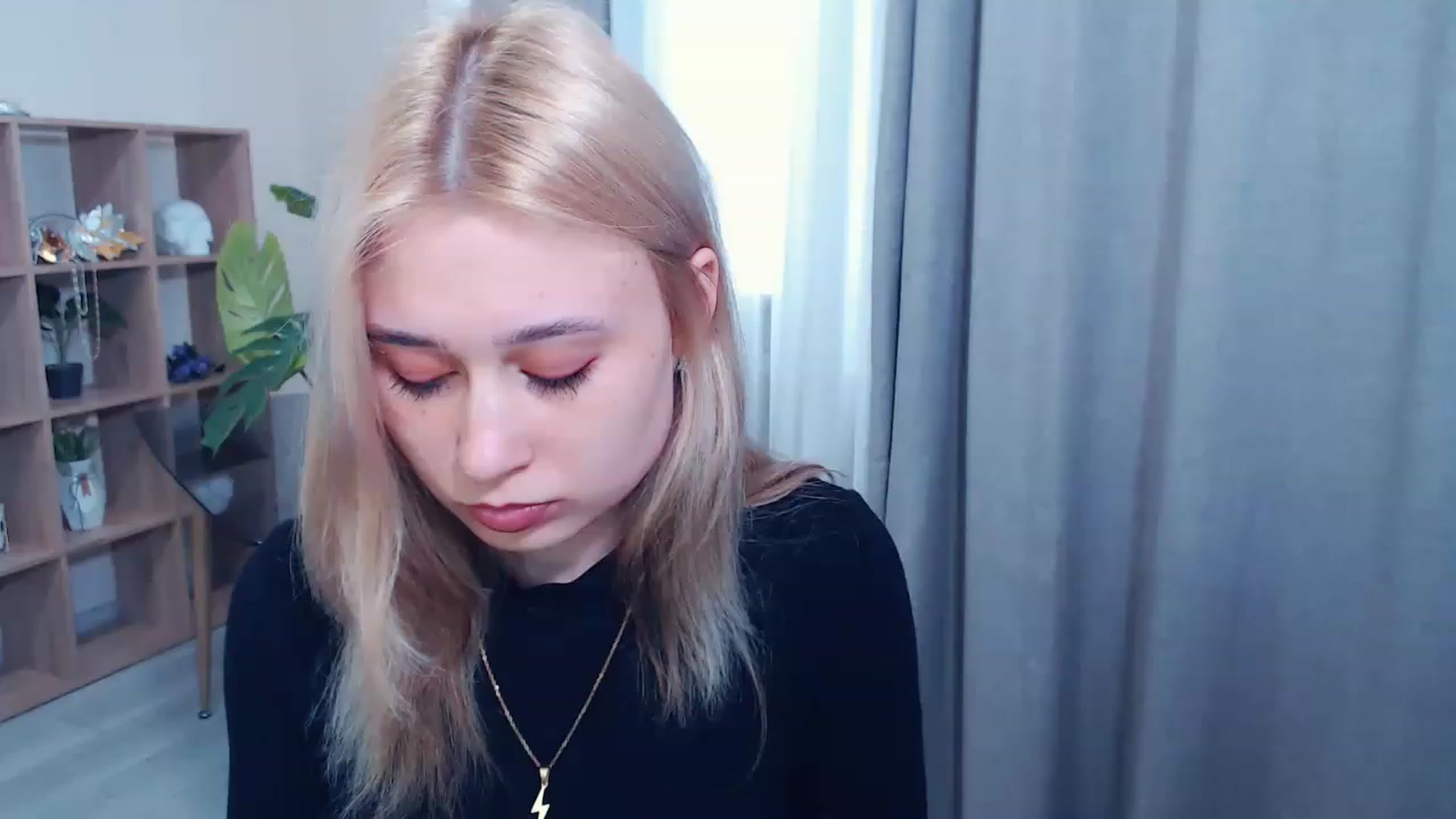 Gallery image thumbnail from Kukla_kolduna's myfreecams stream on, 03/17/2023, 12:03 image 12 of 20