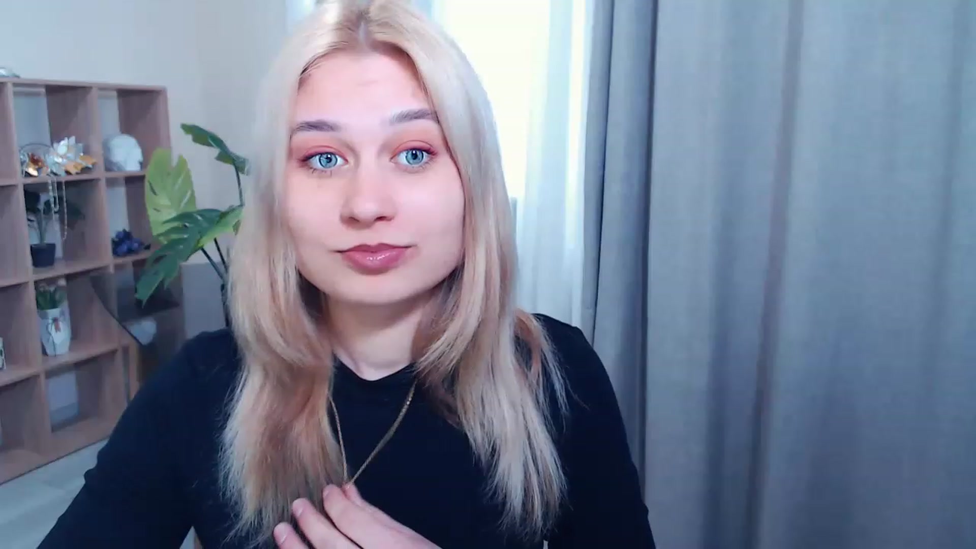 Gallery image thumbnail from Kukla_kolduna's myfreecams stream on, 03/17/2023, 12:03 image 4 of 20