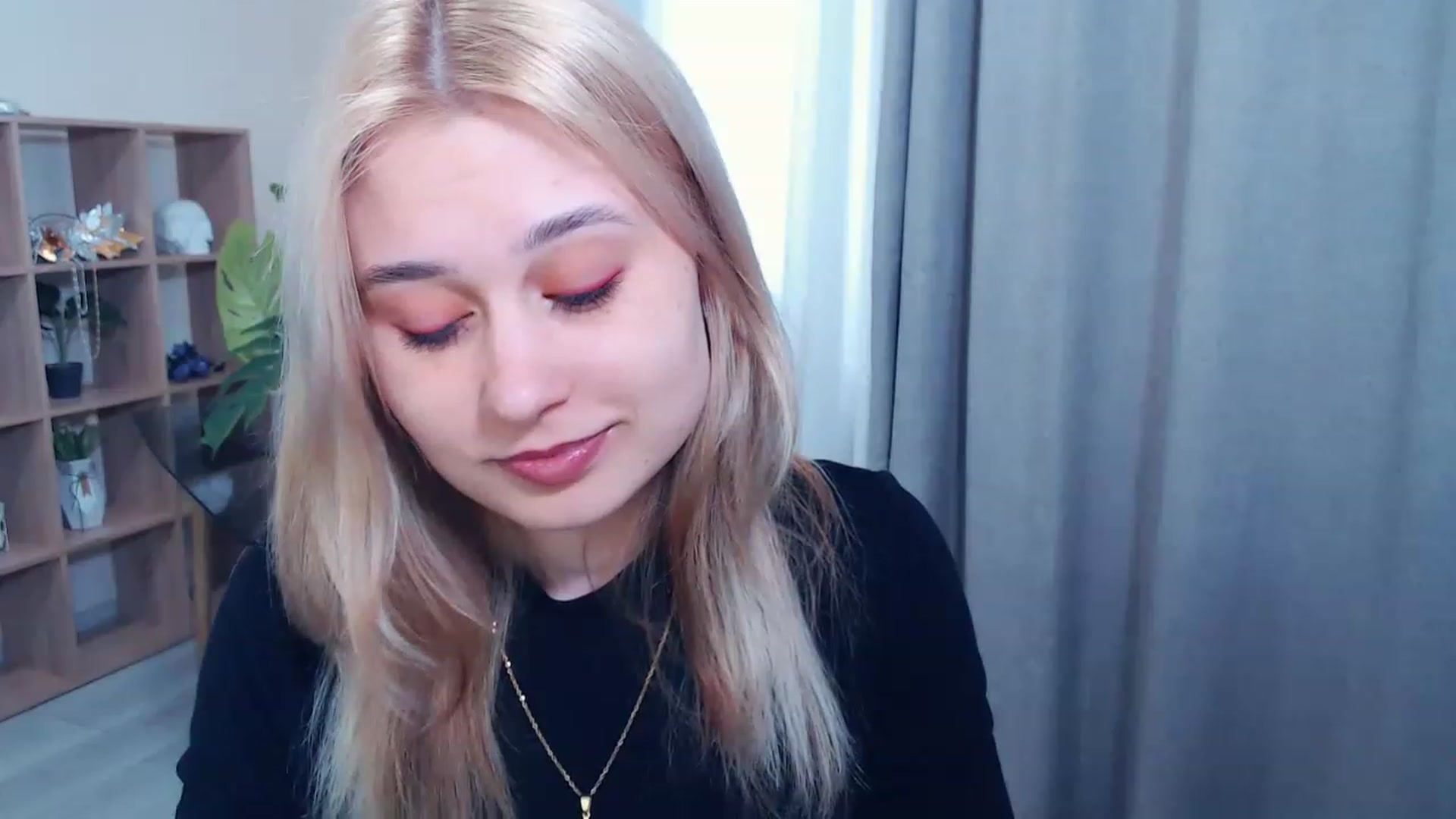 Gallery image thumbnail from Kukla_kolduna's myfreecams stream on, 03/17/2023, 12:03 image 6 of 20