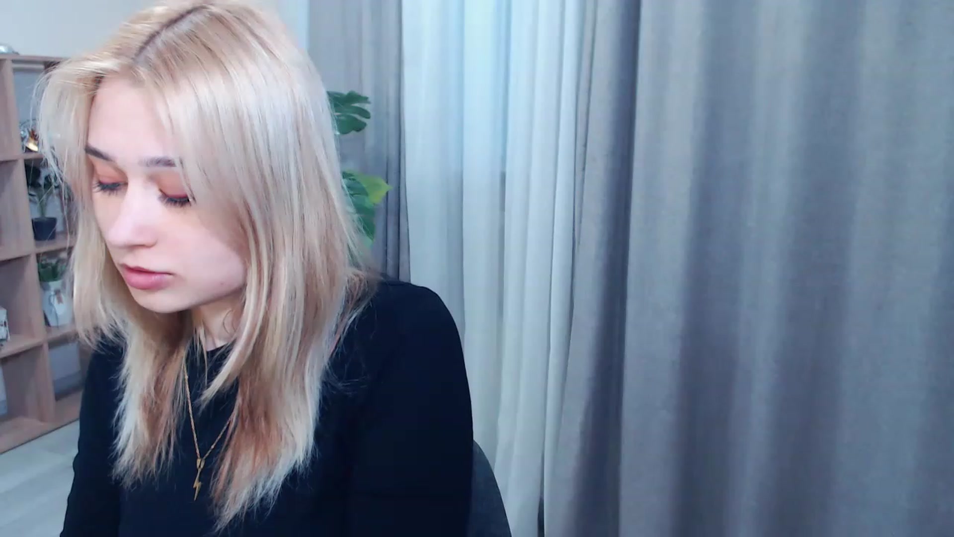 Gallery image thumbnail from Kukla_kolduna's myfreecams stream on, 03/17/2023, 15:50 image 12 of 20