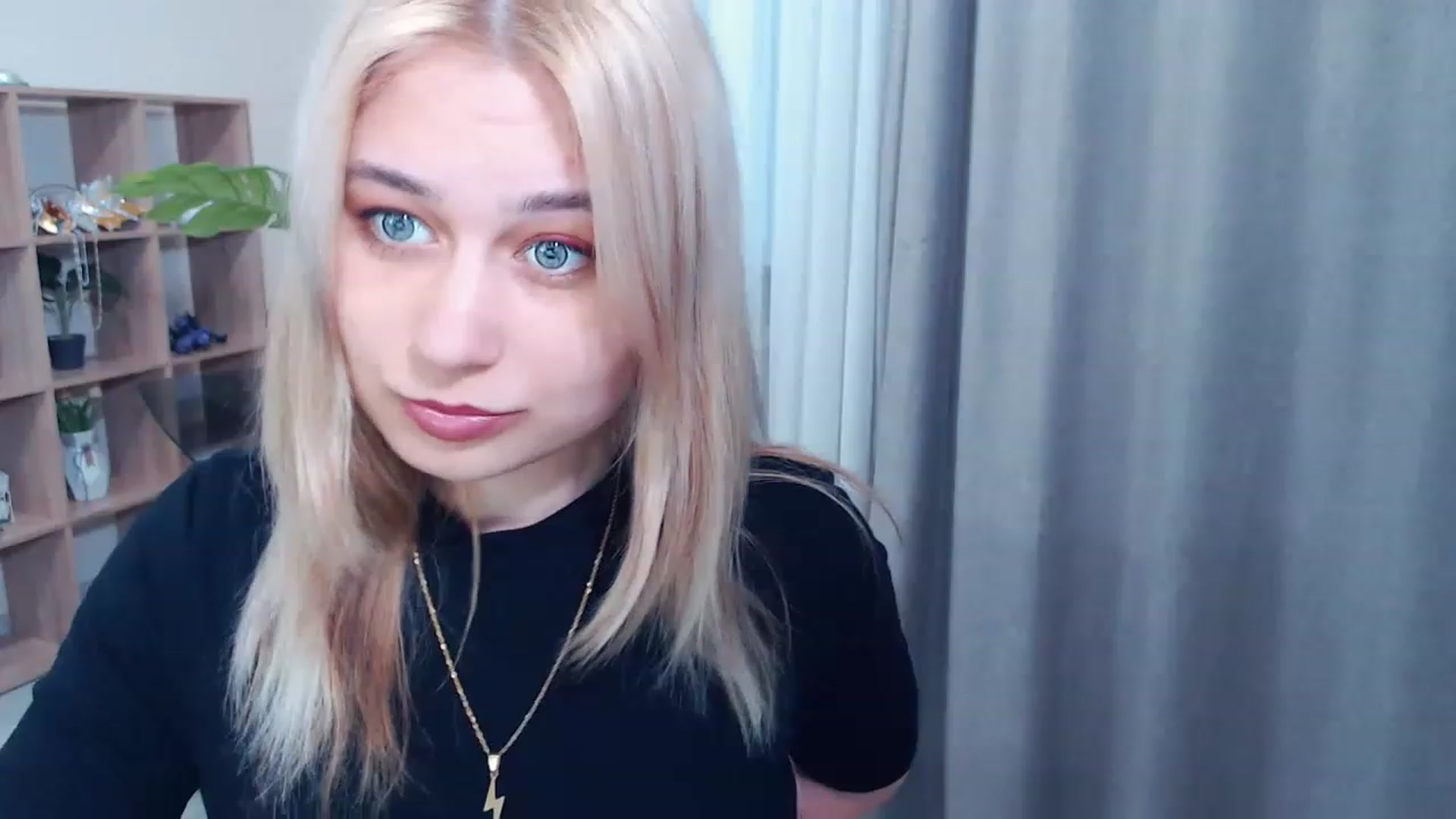 Gallery image thumbnail from Kukla_kolduna's myfreecams stream on, 03/17/2023, 15:50 image 1 of 20