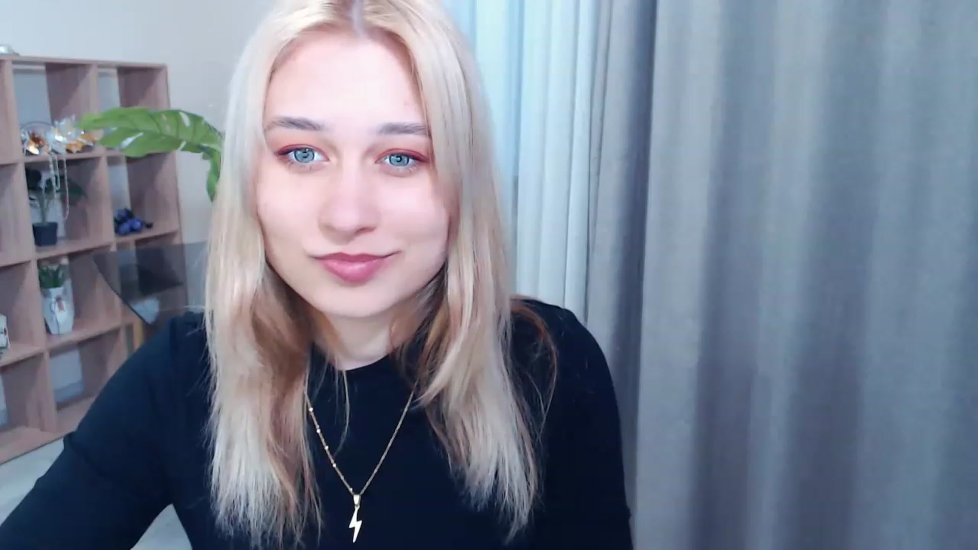 Gallery image thumbnail from Kukla_kolduna's myfreecams stream on, 03/17/2023, 15:50 image 16 of 20