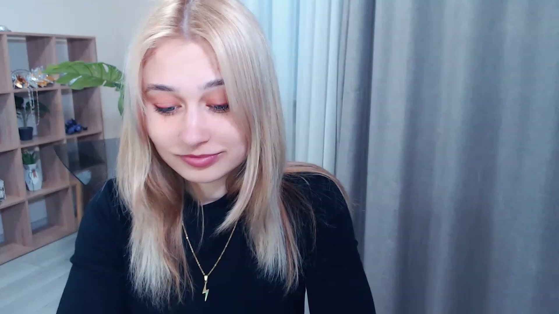 Gallery image thumbnail from Kukla_kolduna's myfreecams stream on, 03/17/2023, 15:50 image 15 of 20