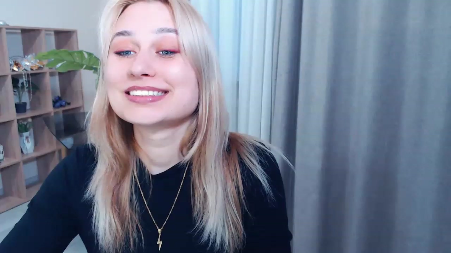 Gallery image thumbnail from Kukla_kolduna's myfreecams stream on, 03/17/2023, 15:50 image 11 of 20