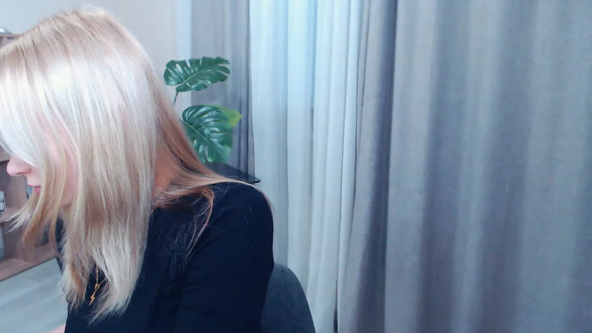 Gallery image thumbnail from Kukla_kolduna's myfreecams stream on, 03/17/2023, 15:50 image 17 of 20