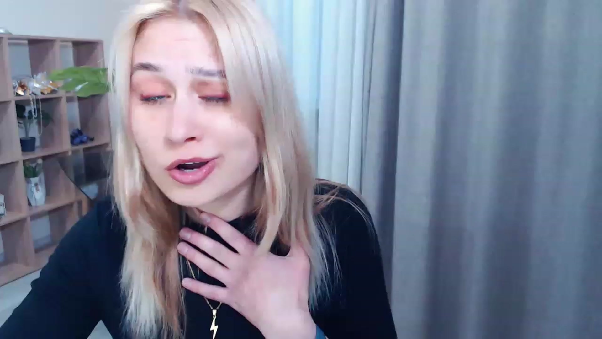 Gallery image thumbnail from Kukla_kolduna's myfreecams stream on, 03/17/2023, 15:50 image 3 of 20