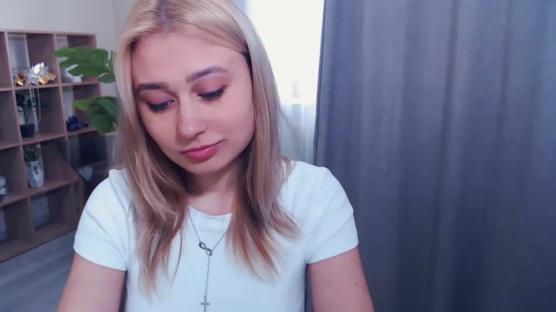 Gallery image thumbnail from Kukla_kolduna's myfreecams stream on, 03/18/2023, 14:32 image 9 of 20