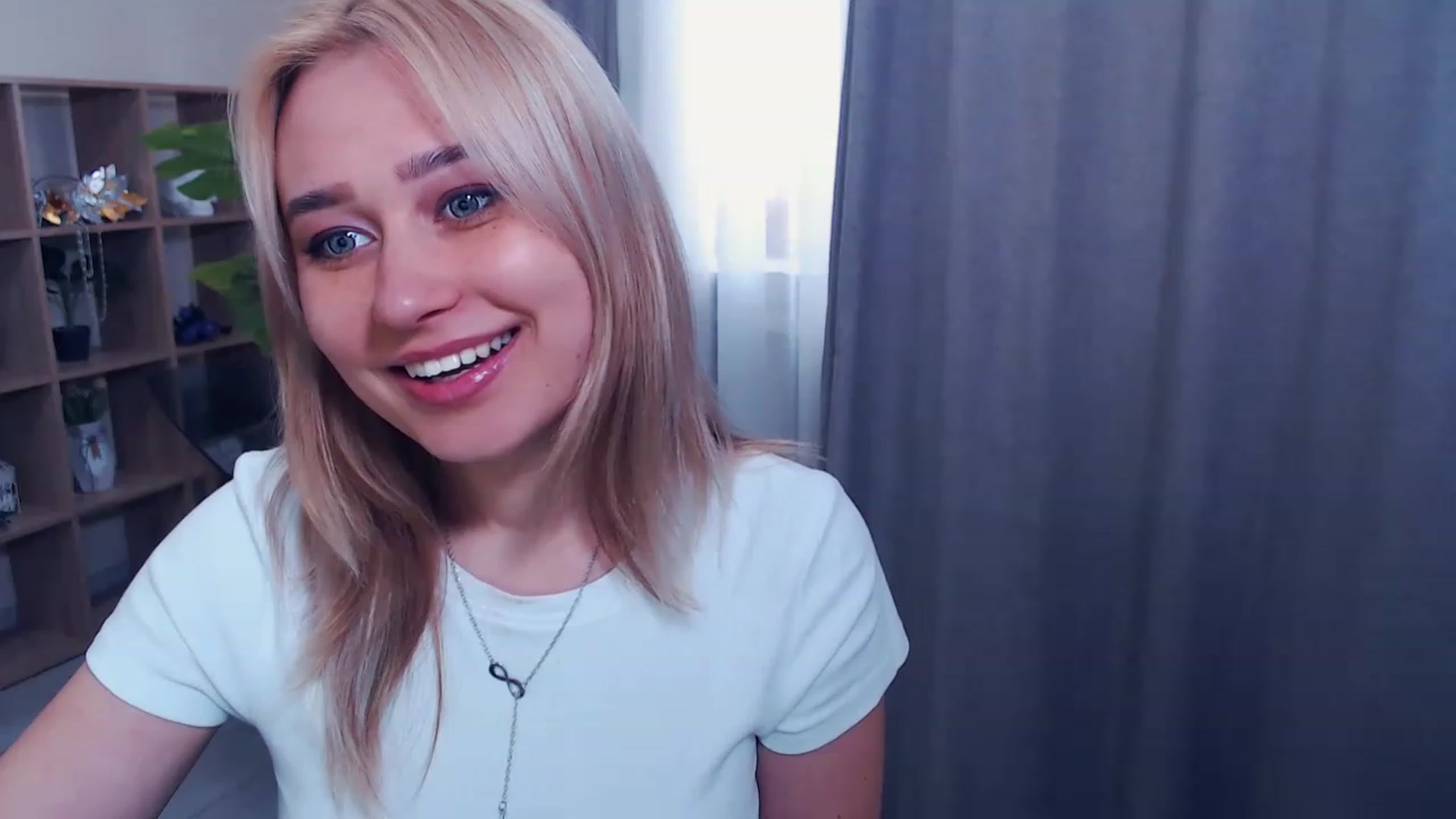 Gallery image thumbnail from Kukla_kolduna's myfreecams stream on, 03/18/2023, 14:32 image 17 of 20