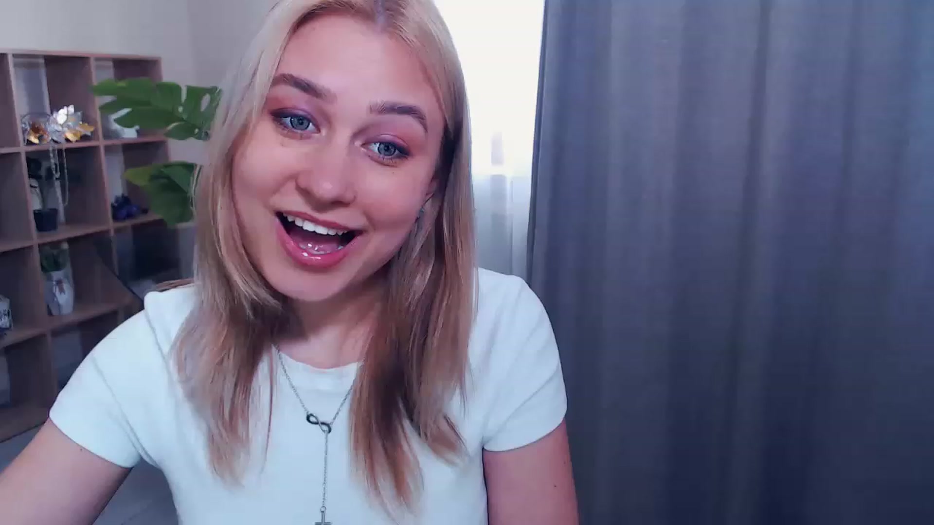 Gallery image thumbnail from Kukla_kolduna's myfreecams stream on, 03/18/2023, 14:32 image 10 of 20