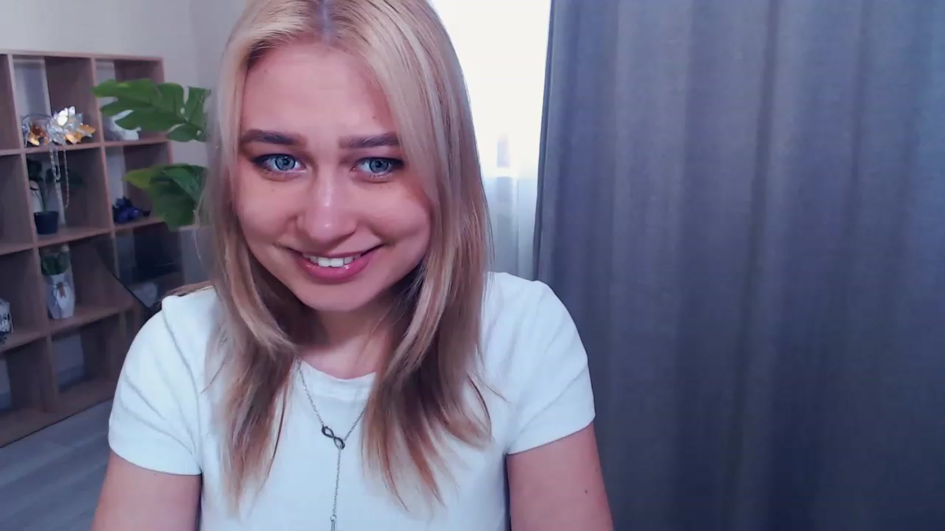 Gallery image thumbnail from Kukla_kolduna's myfreecams stream on, 03/18/2023, 14:32 image 8 of 20
