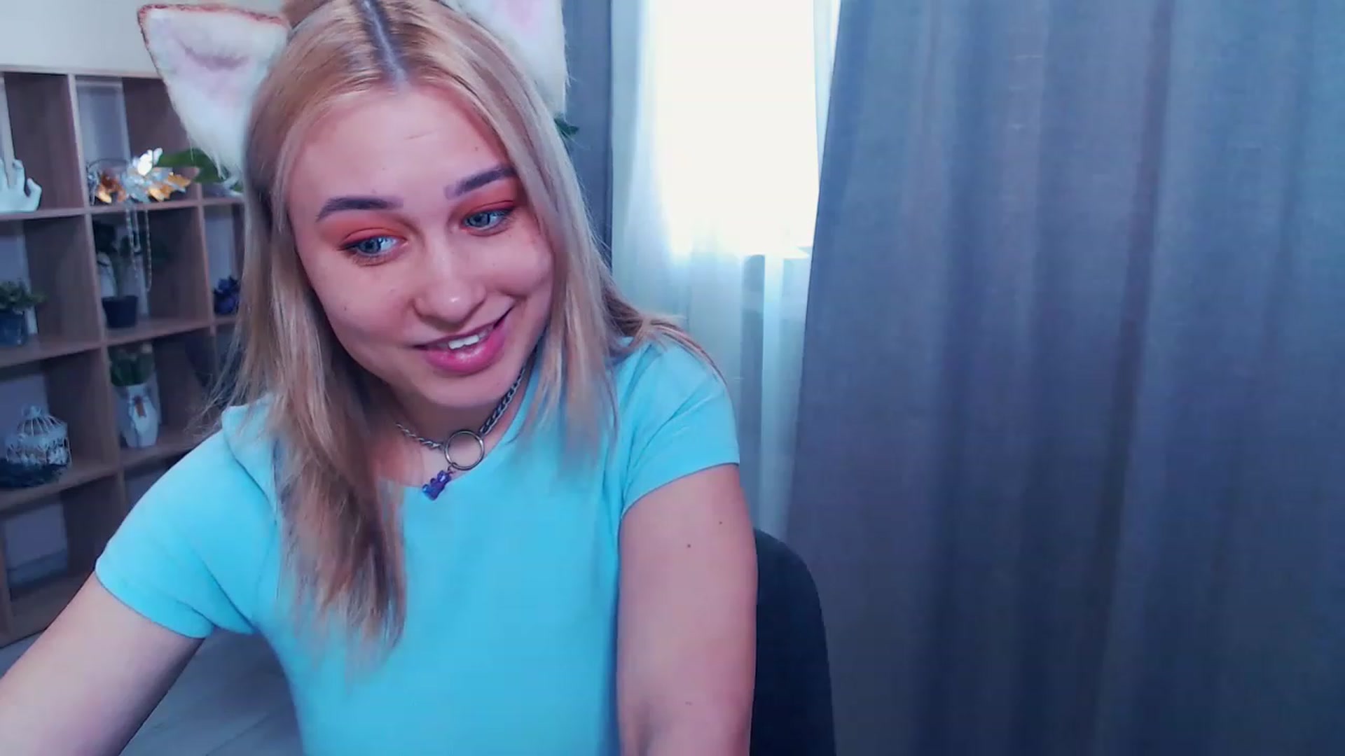 Gallery image thumbnail from Kukla_kolduna's myfreecams stream on, 03/21/2023, 11:52 image 16 of 20
