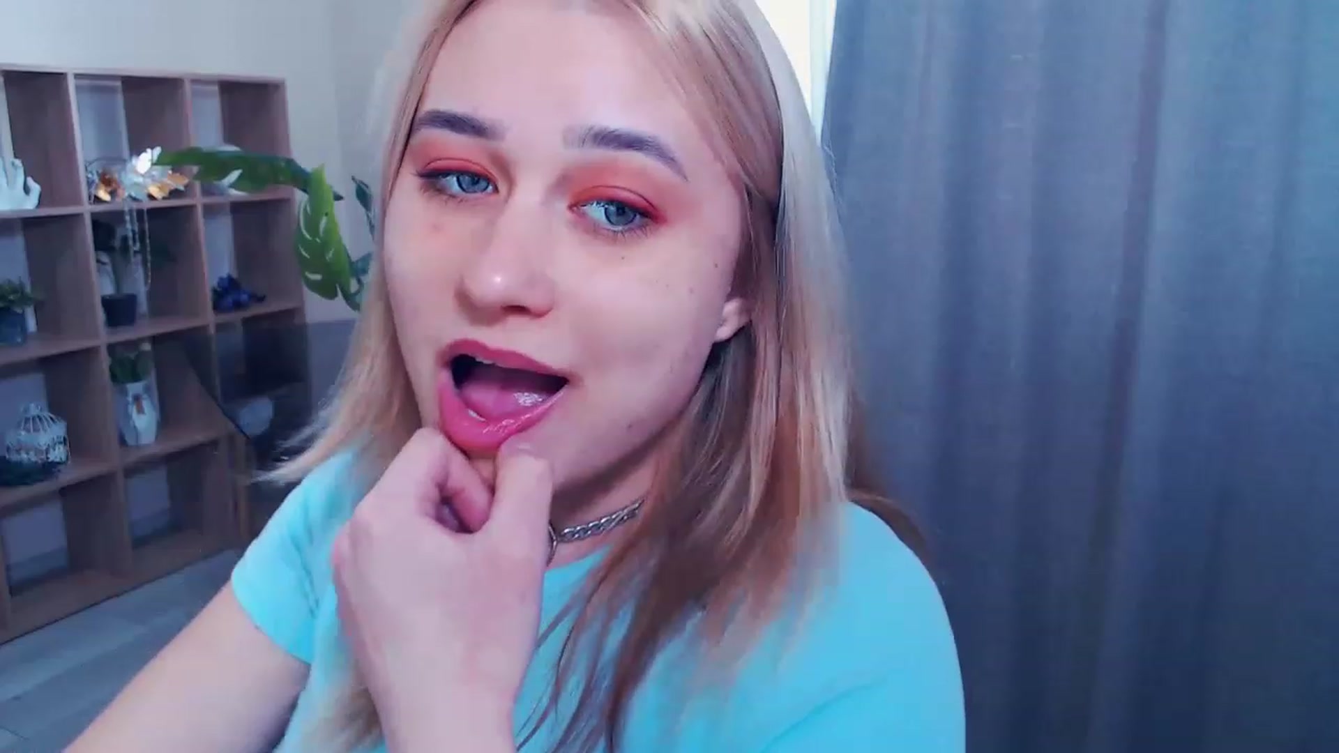 Gallery image thumbnail from Kukla_kolduna's myfreecams stream on, 03/21/2023, 11:52 image 7 of 20